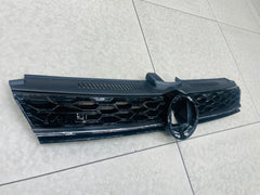 VW GOLF MK7 GTI PREOWNED GRILL BLK STRIP