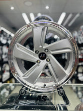 17” AS- MILTON DISHED 4/100 SILVER RIMS
