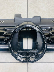 VW GOLF MK7 GTI PREOWNED GRILL BLK STRIP