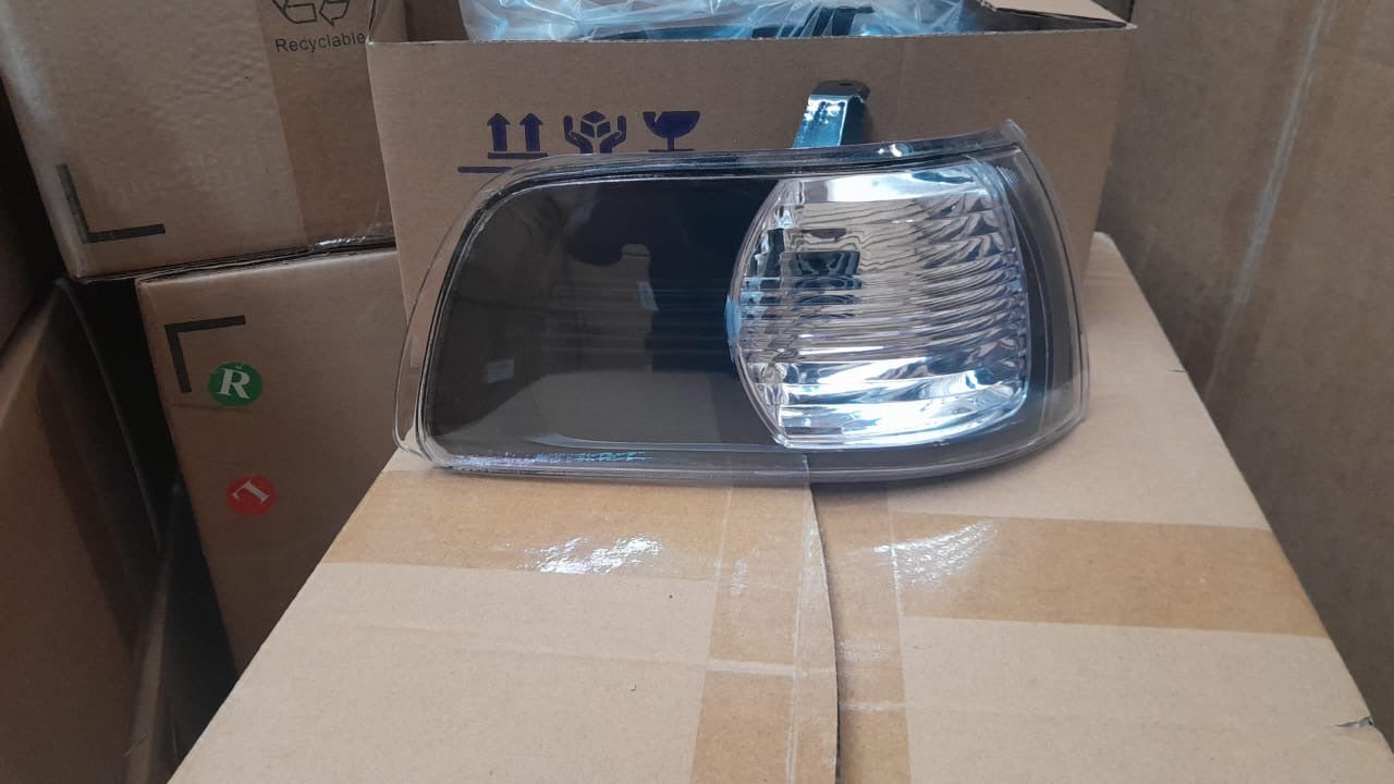 Toyota tazz 2000+ blk/chrome corner lamps sold in pair - Autostyling Klerksdorp