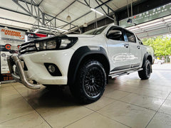 TOYOTA HILUX REVO 2016+ SIDE BODY CLADDING BLK