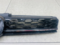 VW GOLF MK7 GTI PREOWNED GRILL BLK STRIP