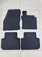 VW TIGUAN 2020+ OEM rubber mats ( PREOWNED )
