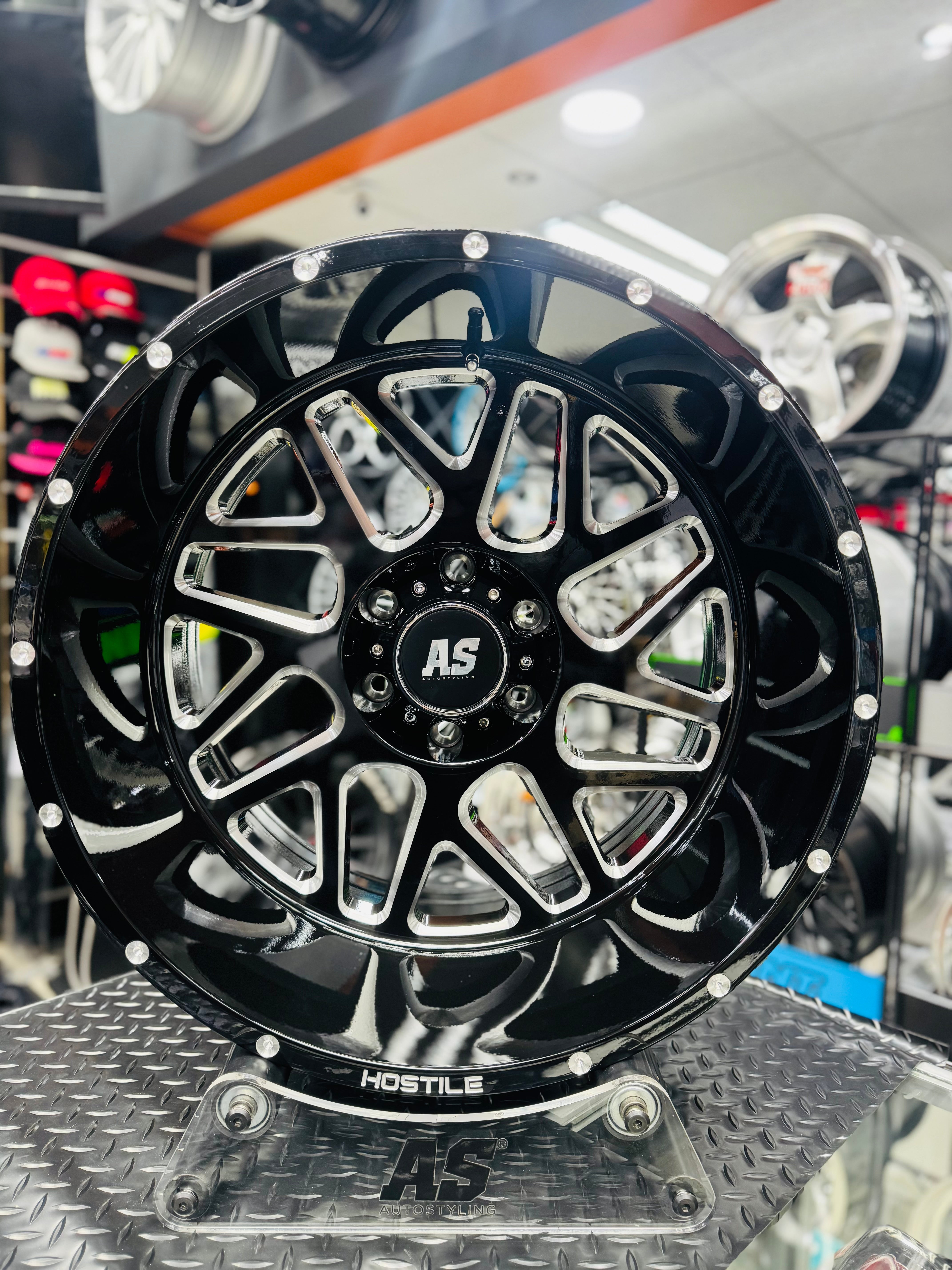 20” M7460 20X12J GLOSS BLACK
