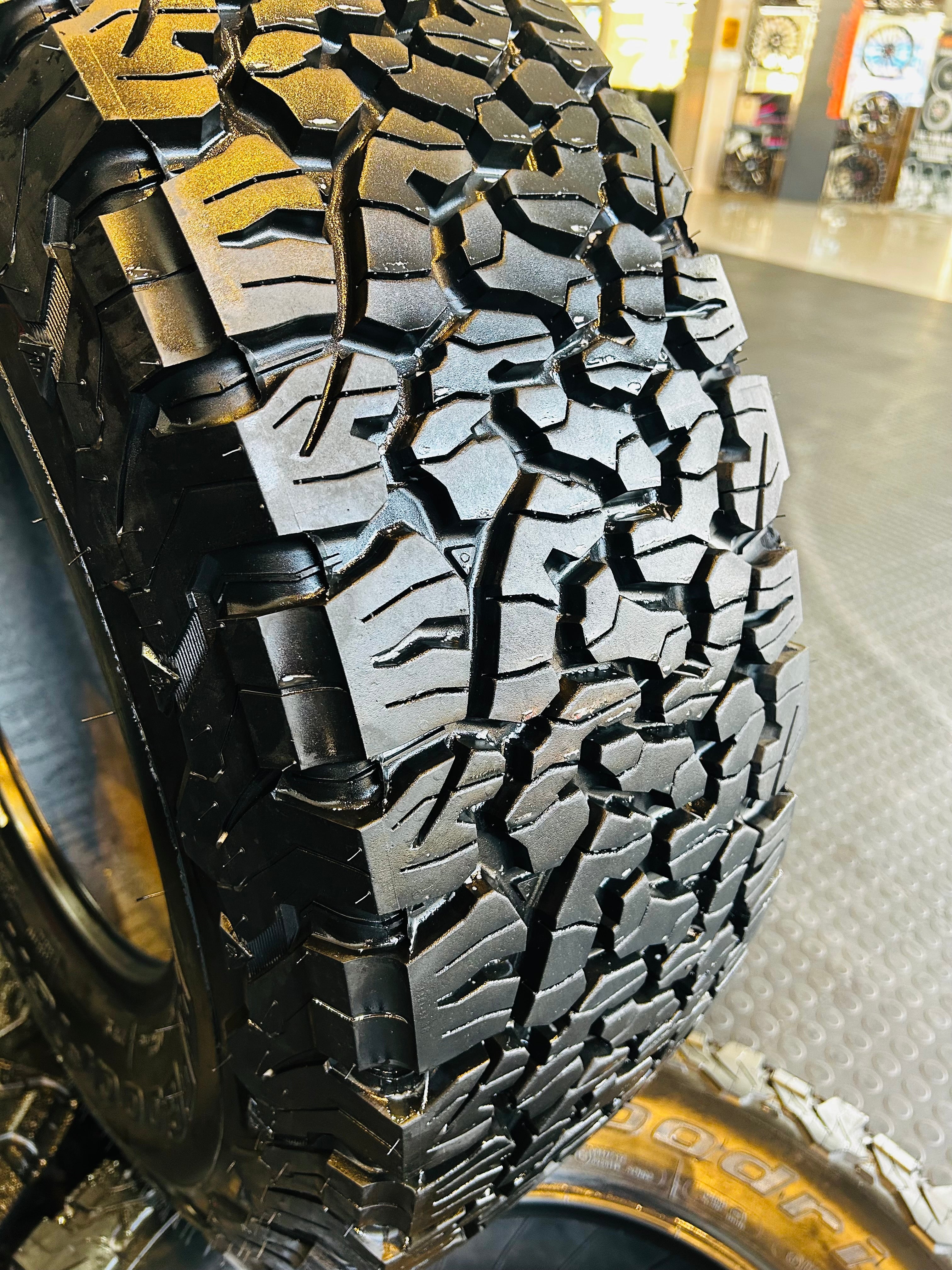 285/70/17  BF GOODRICH KO2 AT TYRES ( RAPTOR OEM TYRE) delivery mileage under 50km