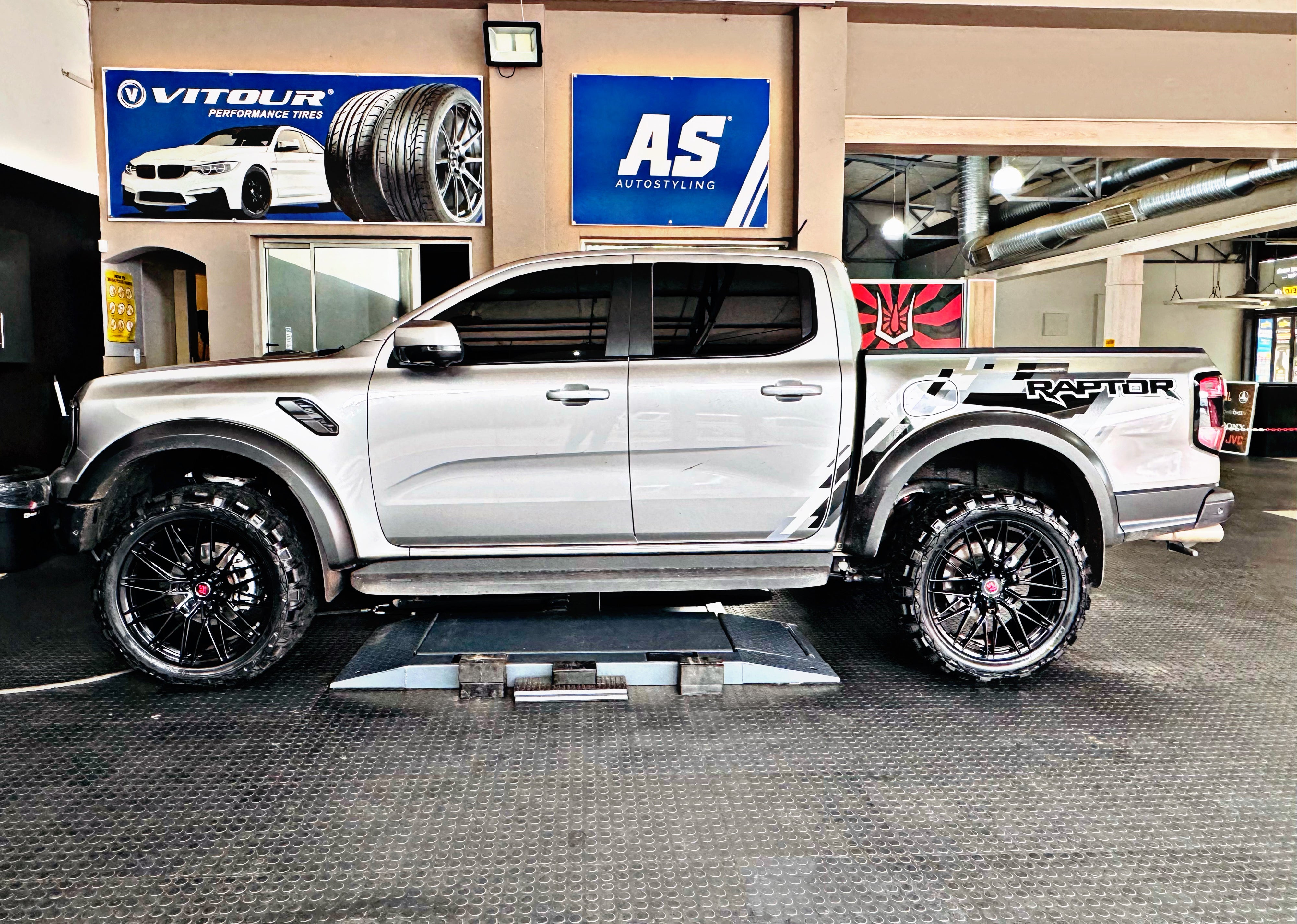 RADAR RENEGADE-X MUD TERRAIN 33”x12.5 R22