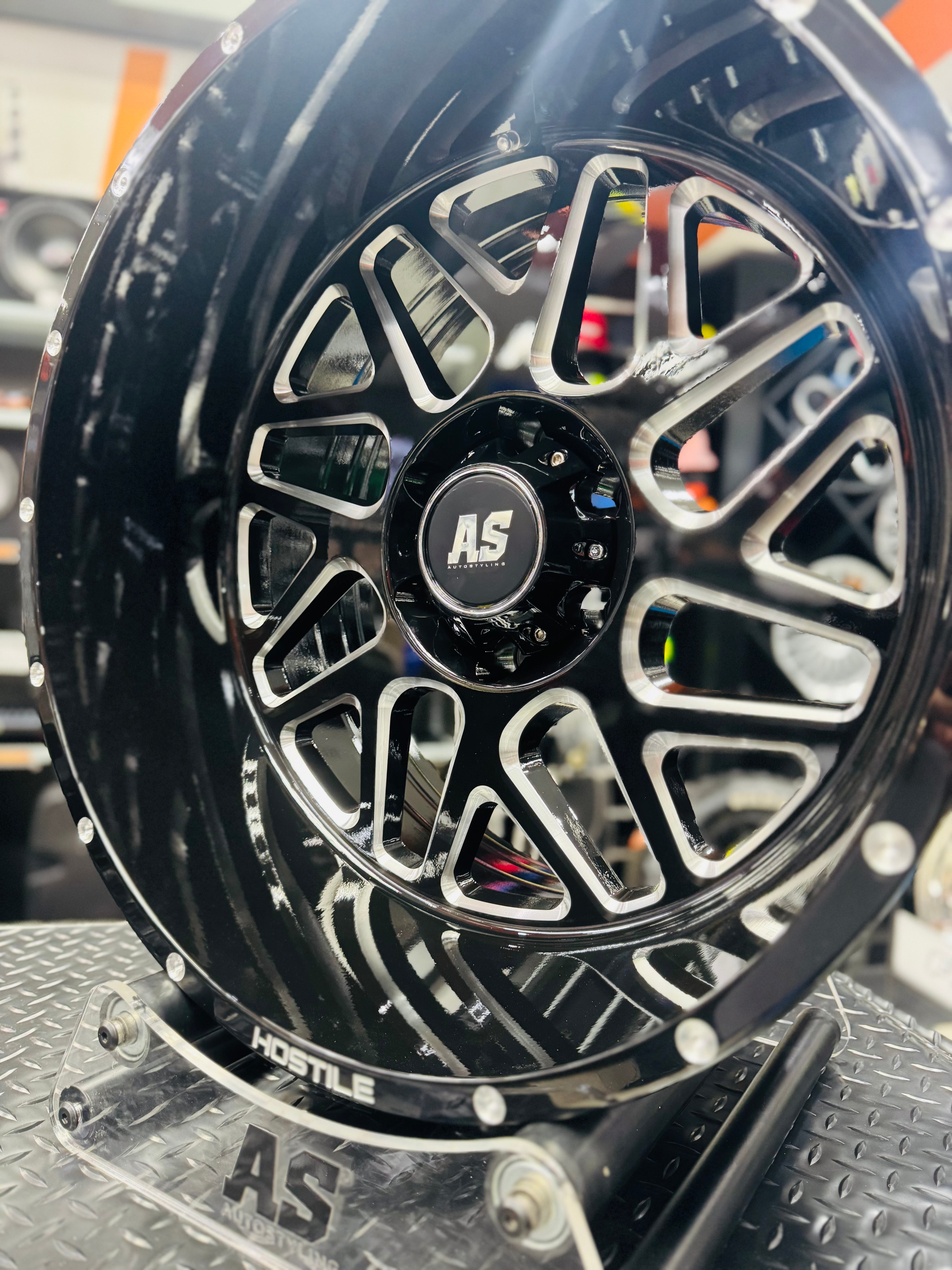20” M7460 20X12J GLOSS BLACK