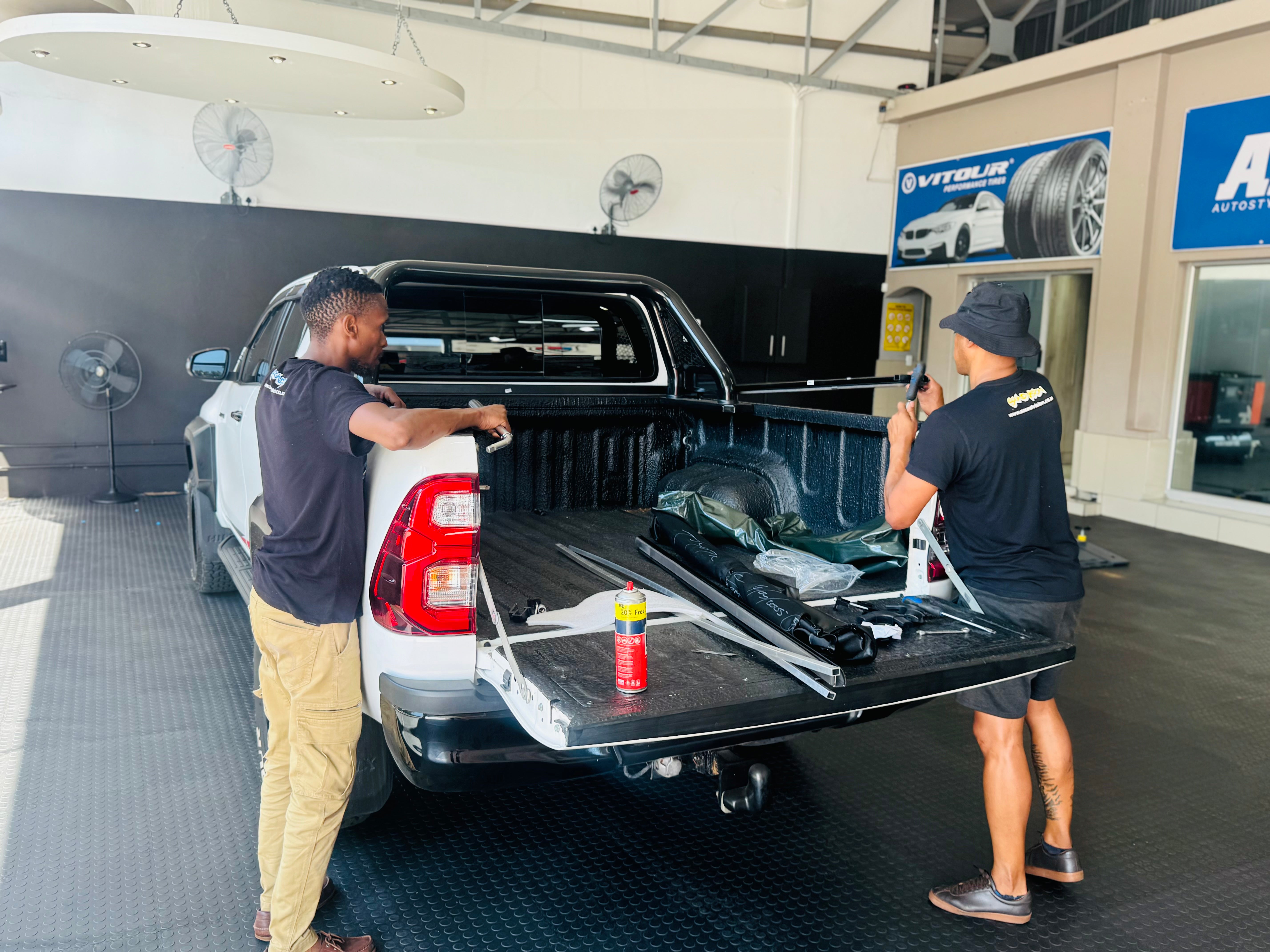 TOYOTA HILUX GD6 DOUBLE CAB CLIP IN TONNEAU COVER