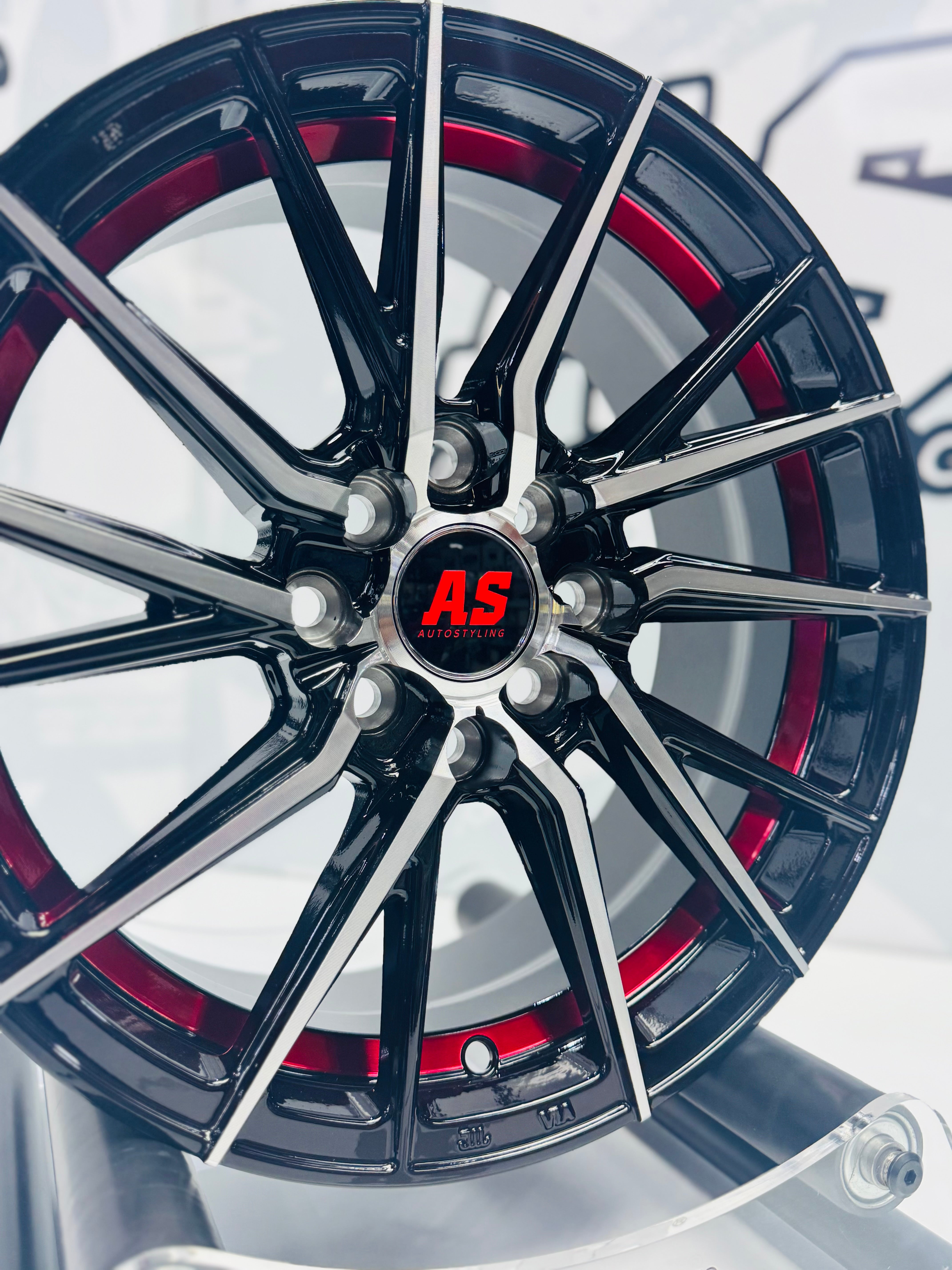 15” M8968 4x100 4x114  Machine black/ red - Autostyling Klerksdorp