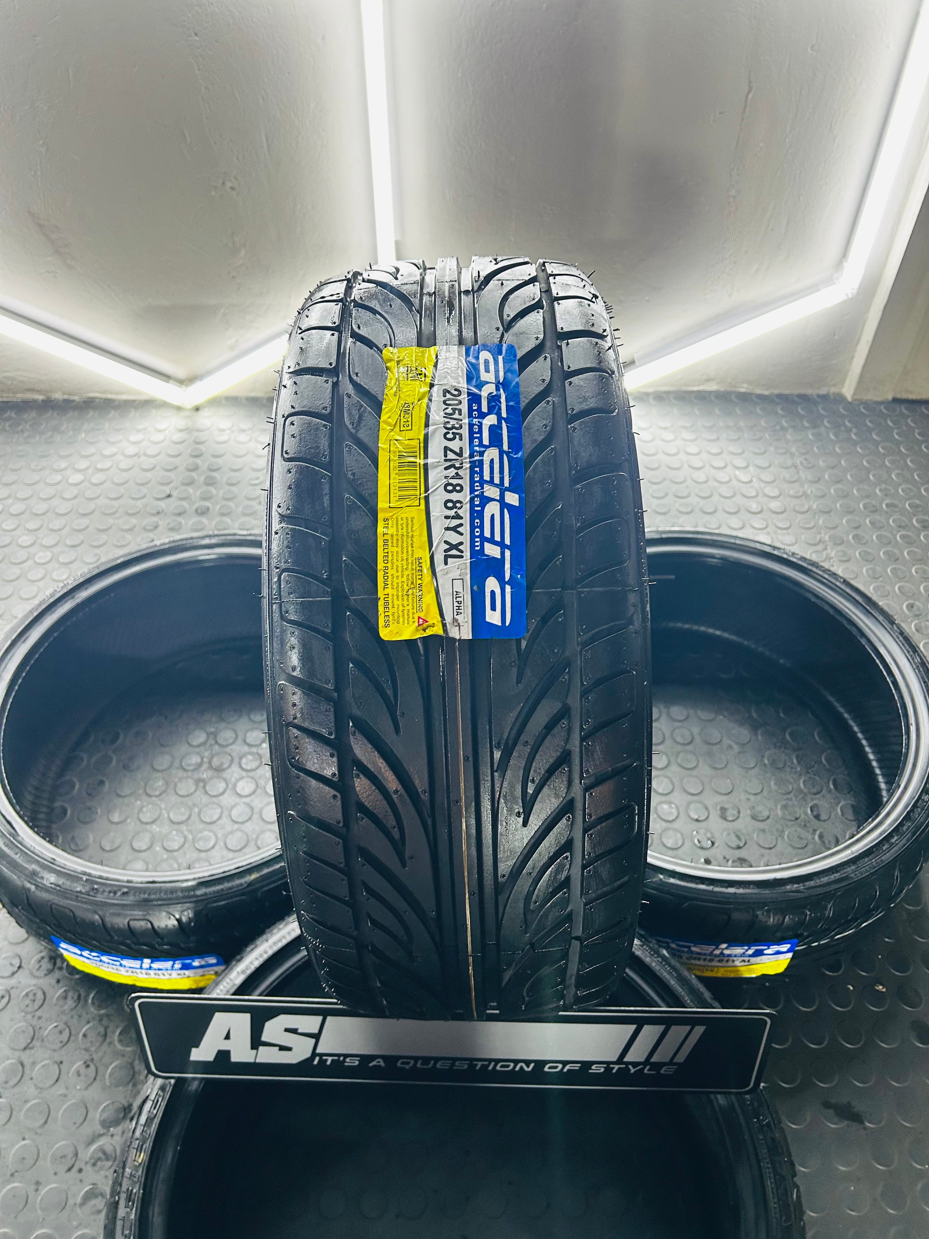 205/35/18 ACCELERA ALPHA TYRE