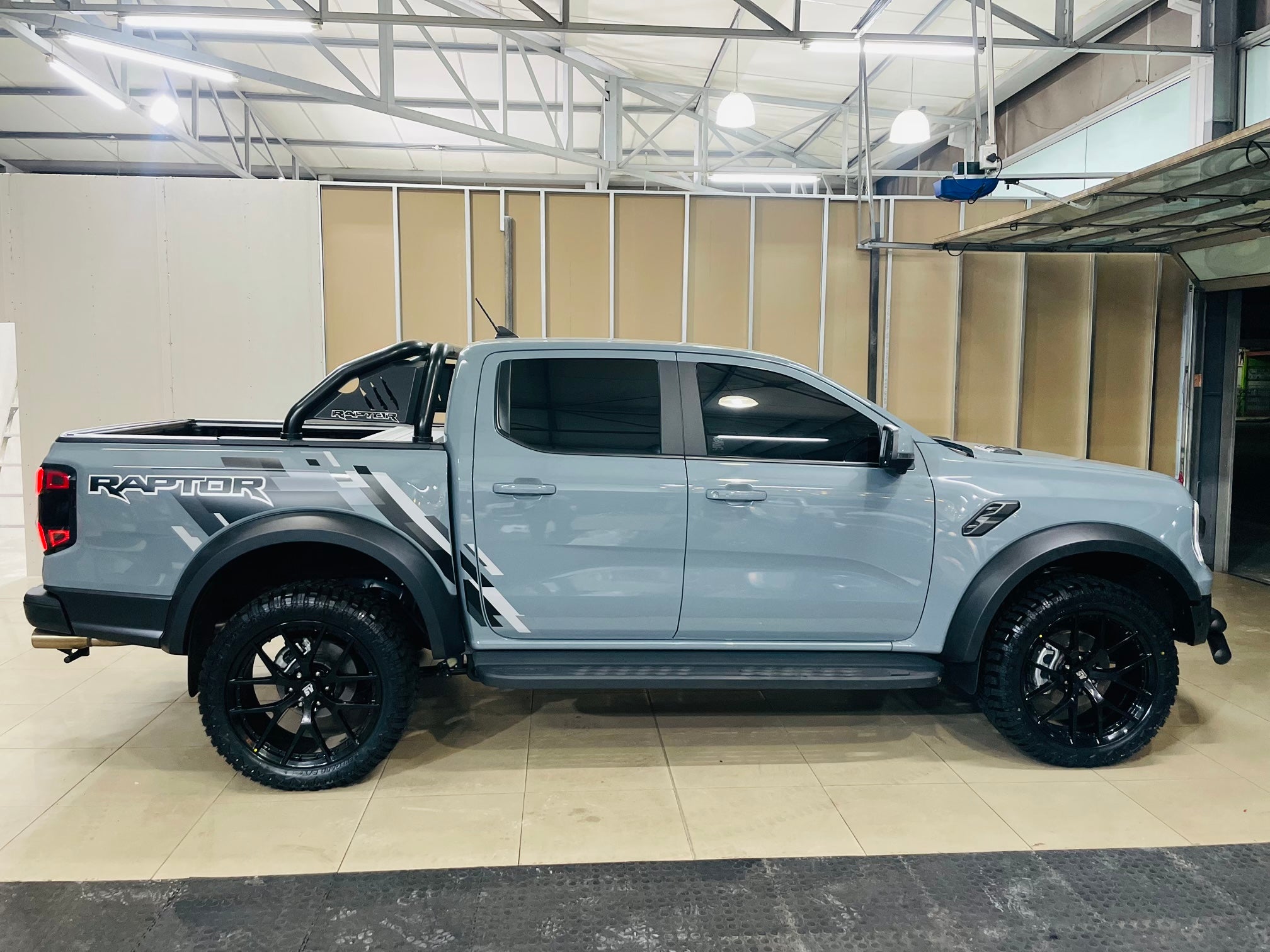 A-GRADE PREMIUM RAPTOR WIDE BODY  KIT (50mm wider ) - OE COLOR (2022+ FORD RANGER RAPTOR) - Autostyling Klerksdorp