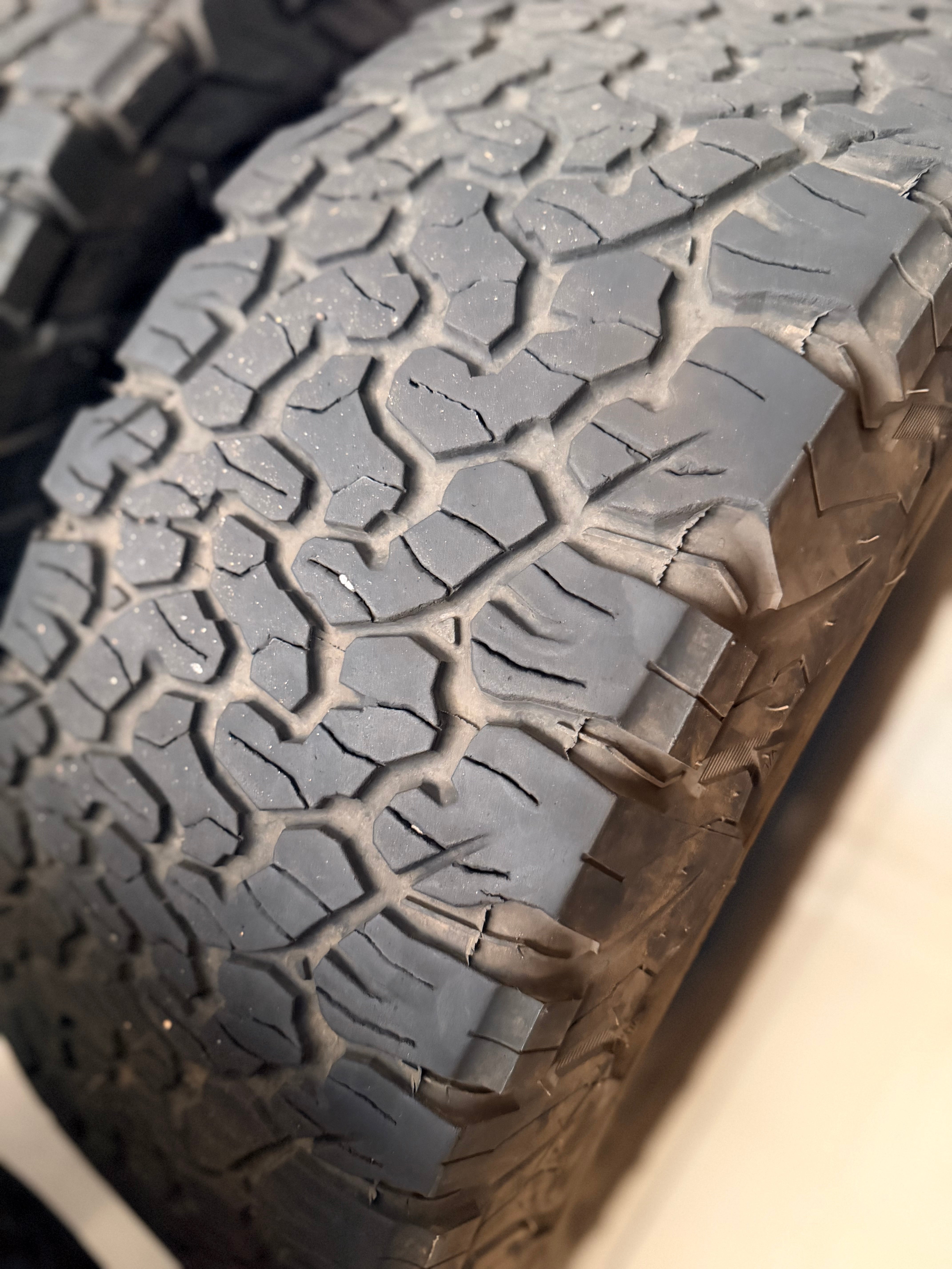 285/70/17  BF GOODRICH KO2 AT TYRES USED 50-60% thread   ( RAPTOR OEM TYRE) SOLD IN A SET OF 4