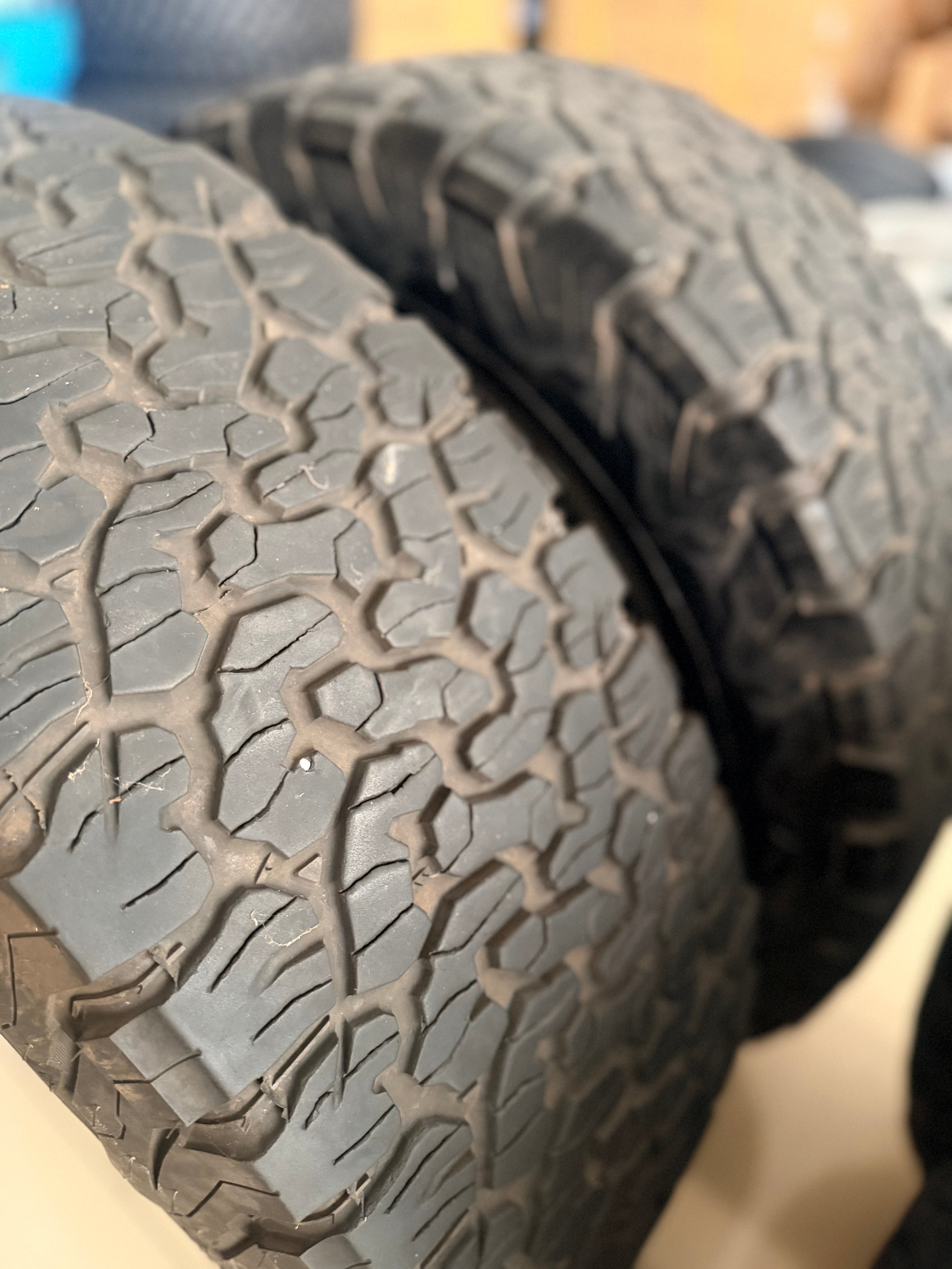 285/70/17  BF GOODRICH KO2 AT TYRES USED 50-60% thread   ( RAPTOR OEM TYRE) SOLD IN A SET OF 4