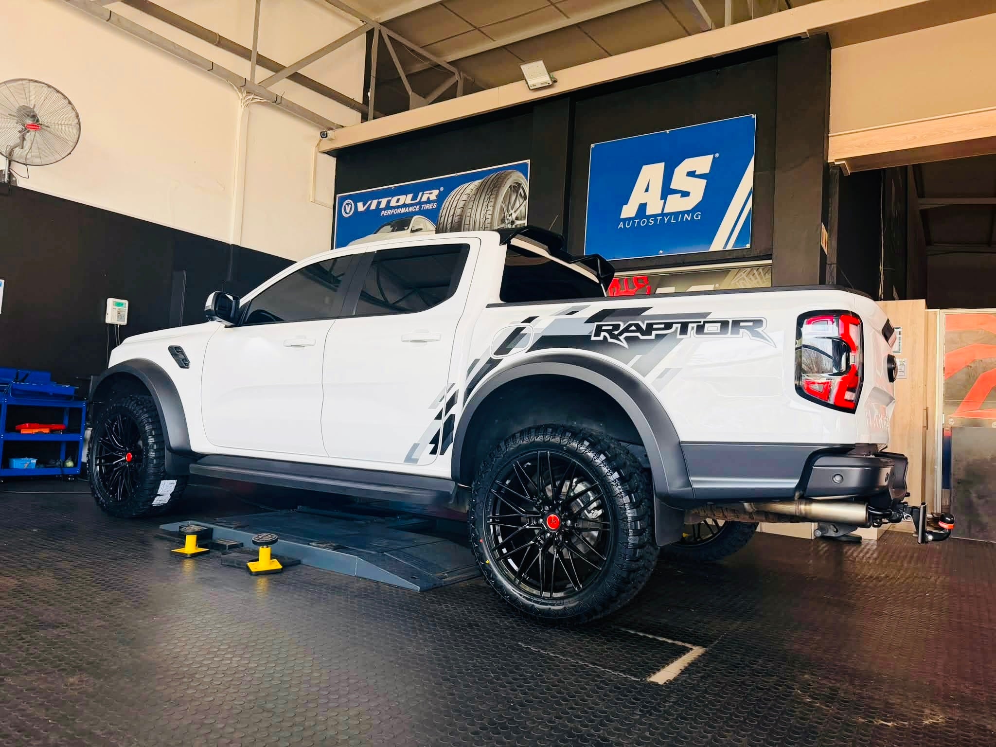 22”  AS-FORGED FW81951  6/139 BAKKIE WHEELS GLOSS BLACK ( FOR FORD & AMAROK NEXT GEN  )