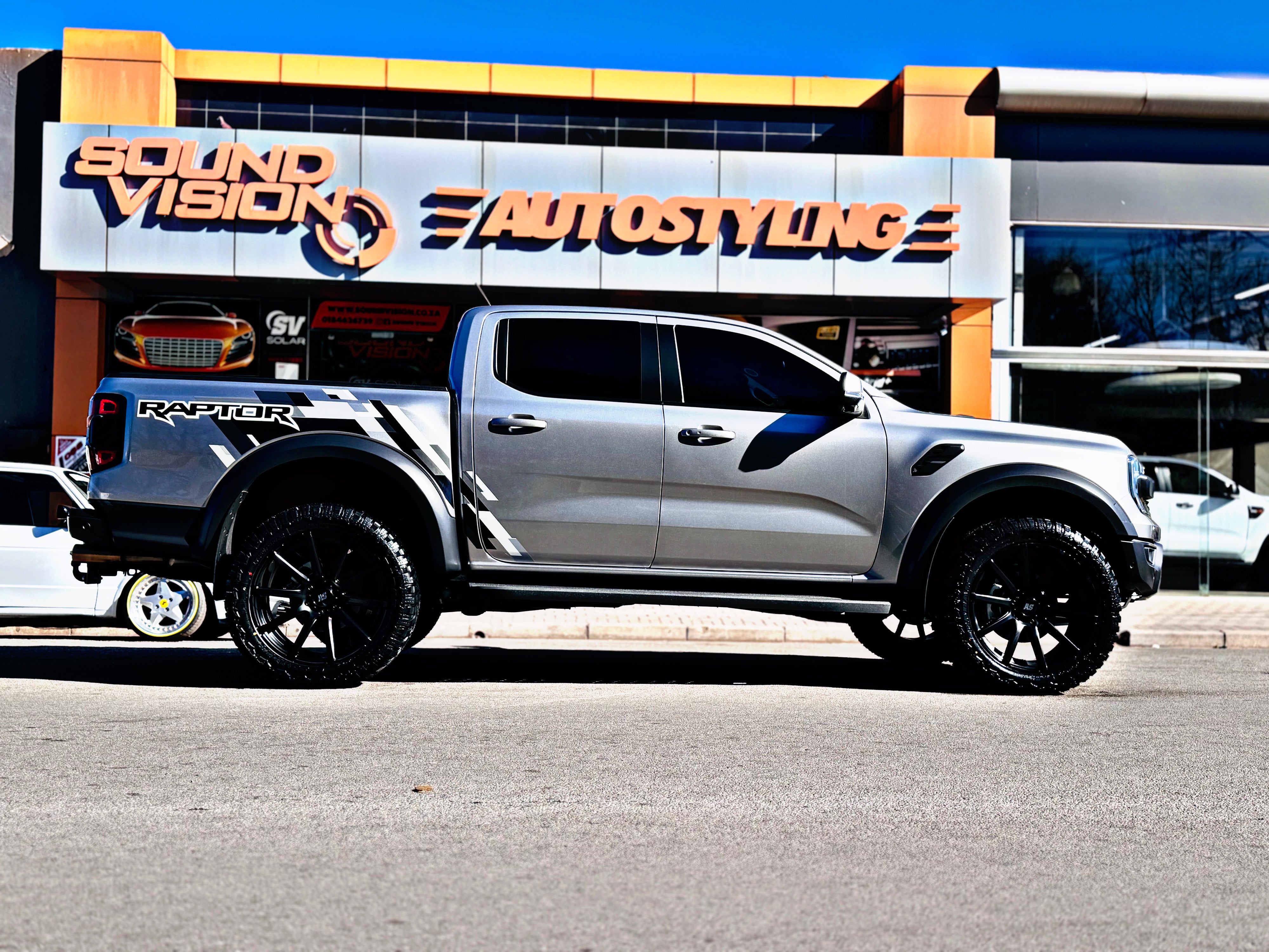 RADAR RENEGADE  RT+ 285/50/22 TYRES