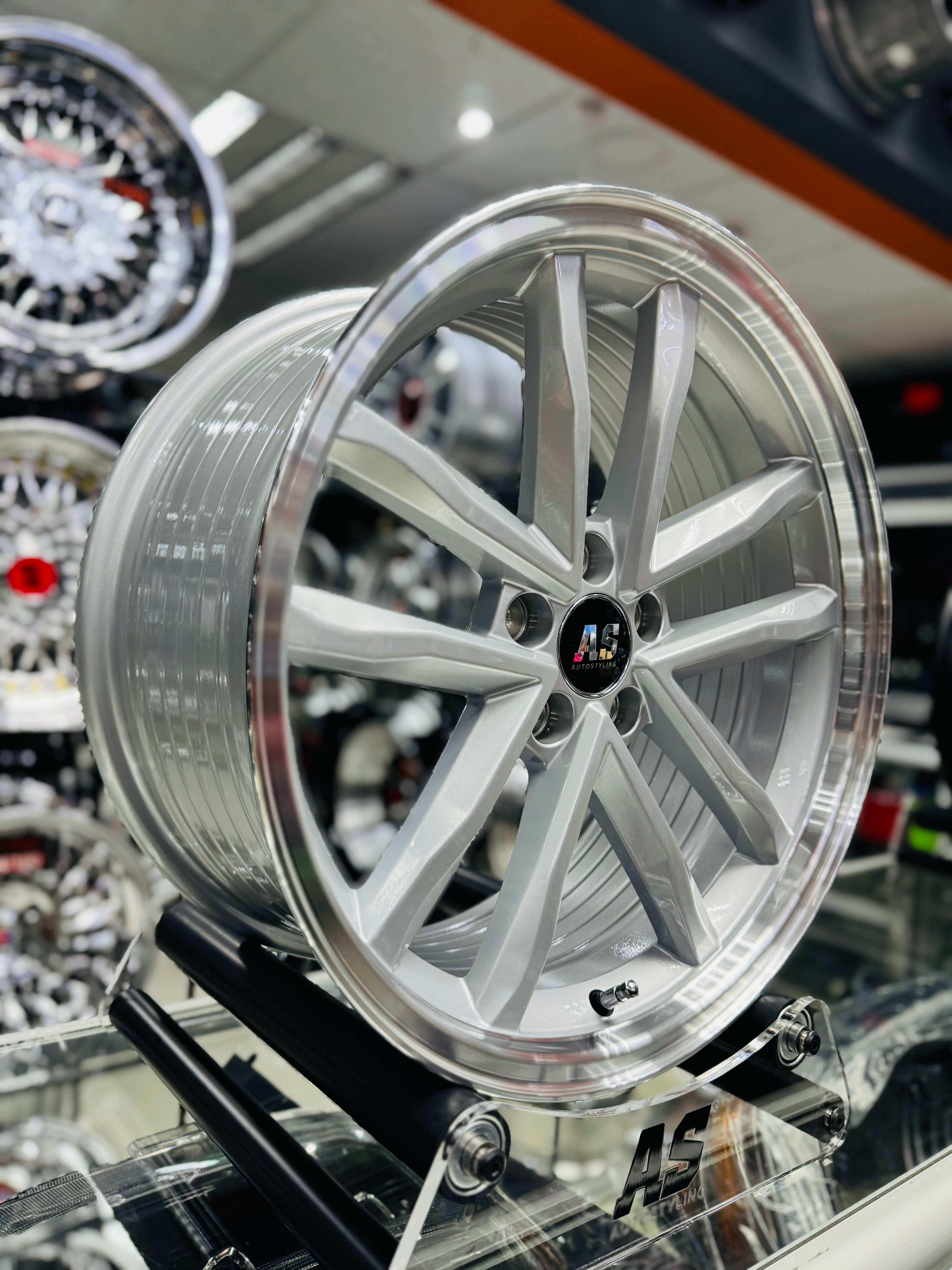 17” AS- HIGHLINE DISHED 5/100 SILVER RIMS