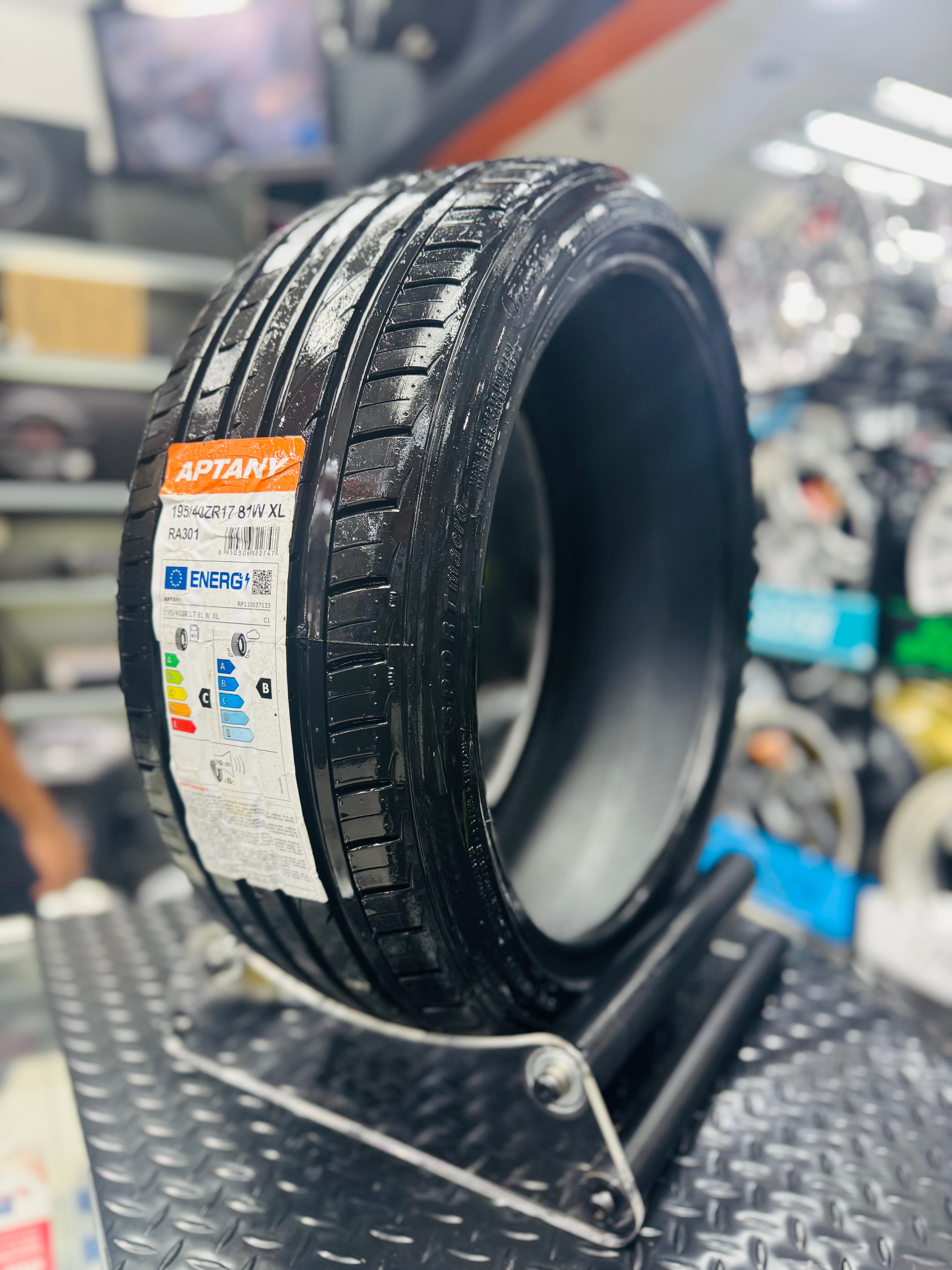 195/40/17 APTANY TYRE