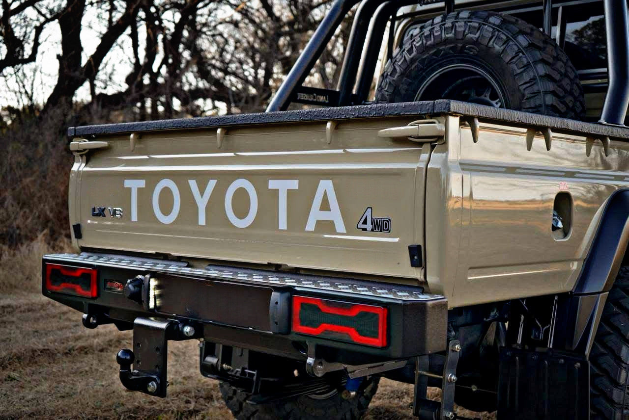 TOYOTA LANDCRUISER 79 LED TAILIGHTS SMOKED