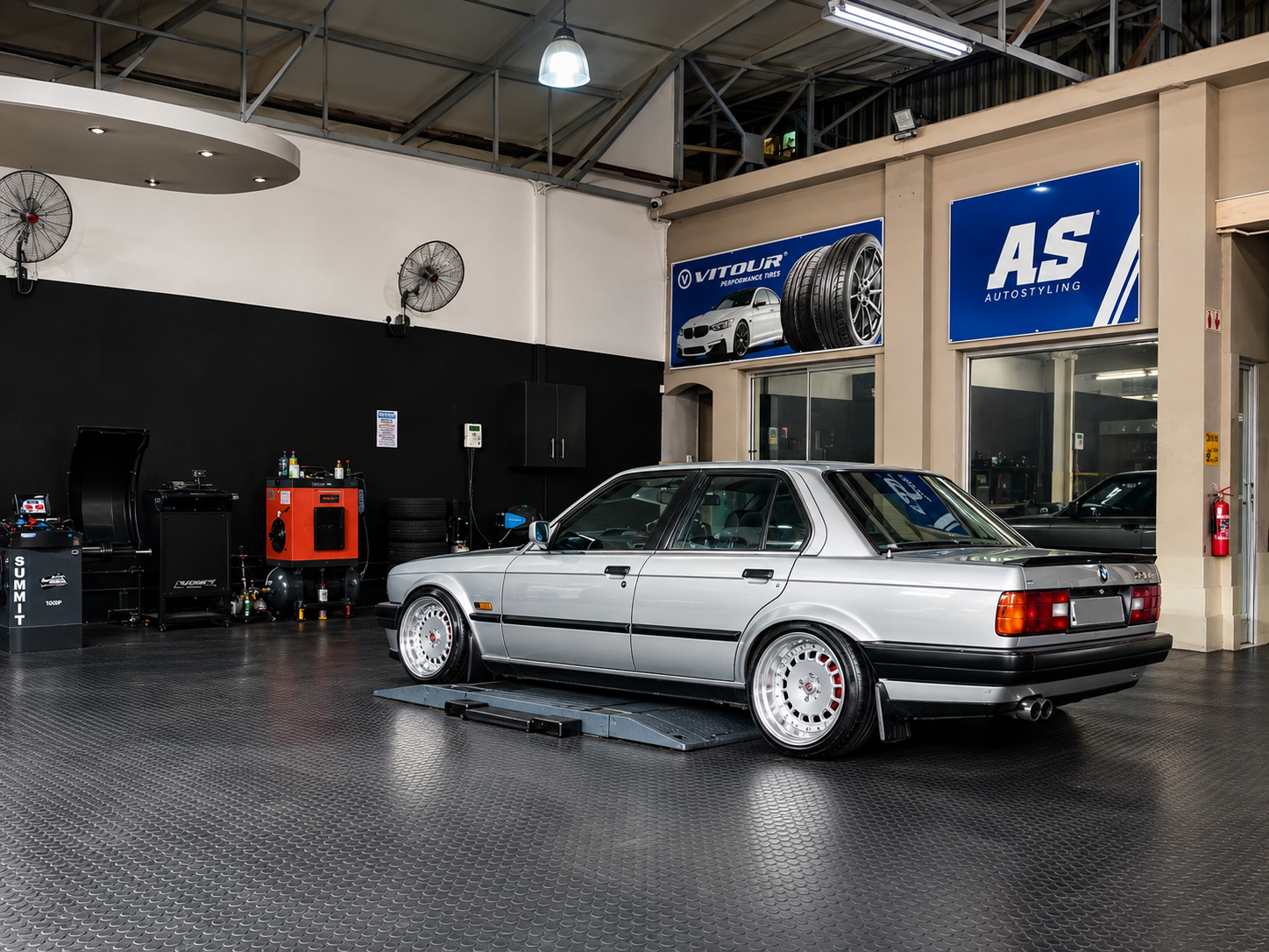 17” AS- E30 BOTTLE CAPS   8.5/10j 4/100  SILVER - Autostyling Klerksdorp
