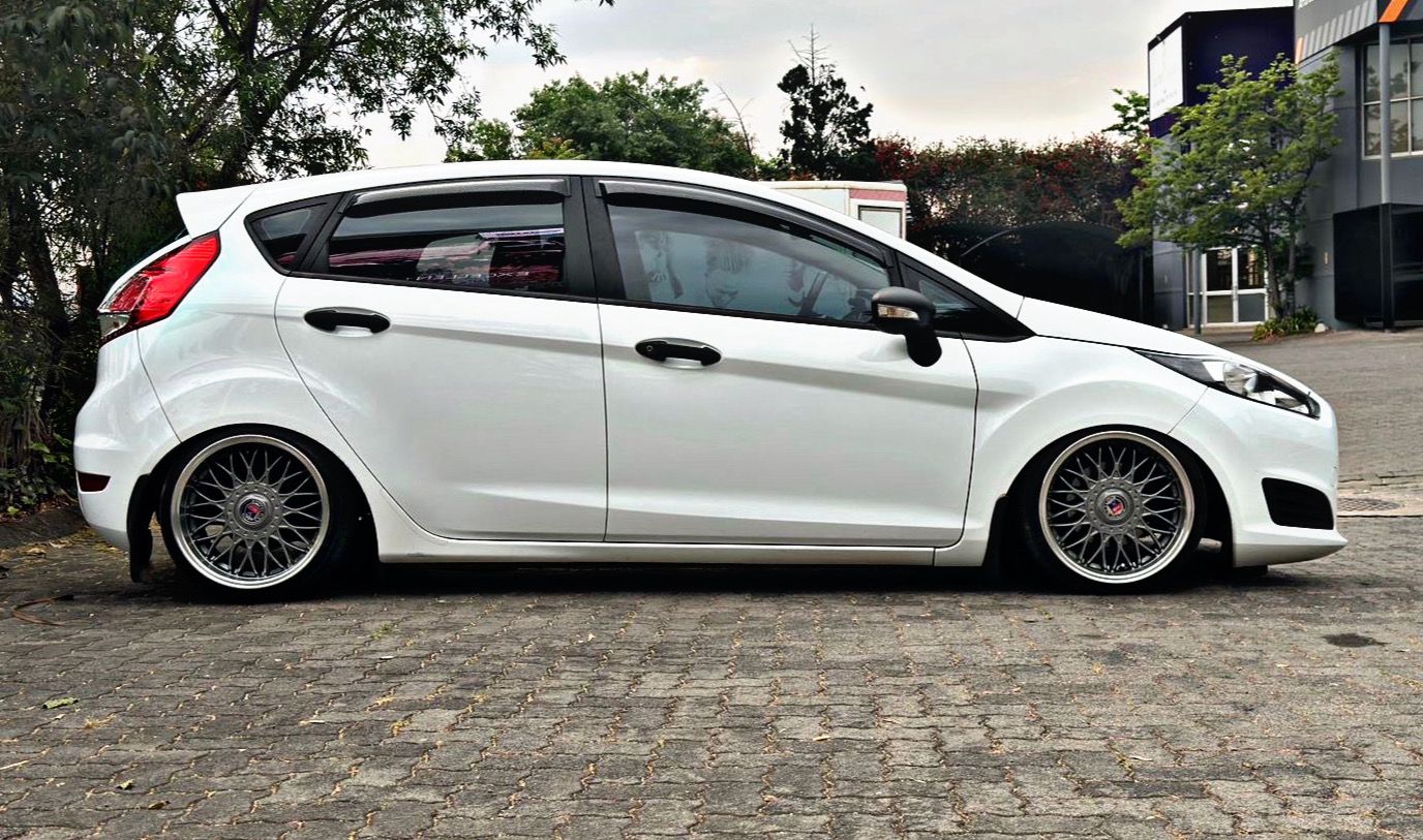 16” AS-VURA MESH / JETTA VR6 click on description for specs