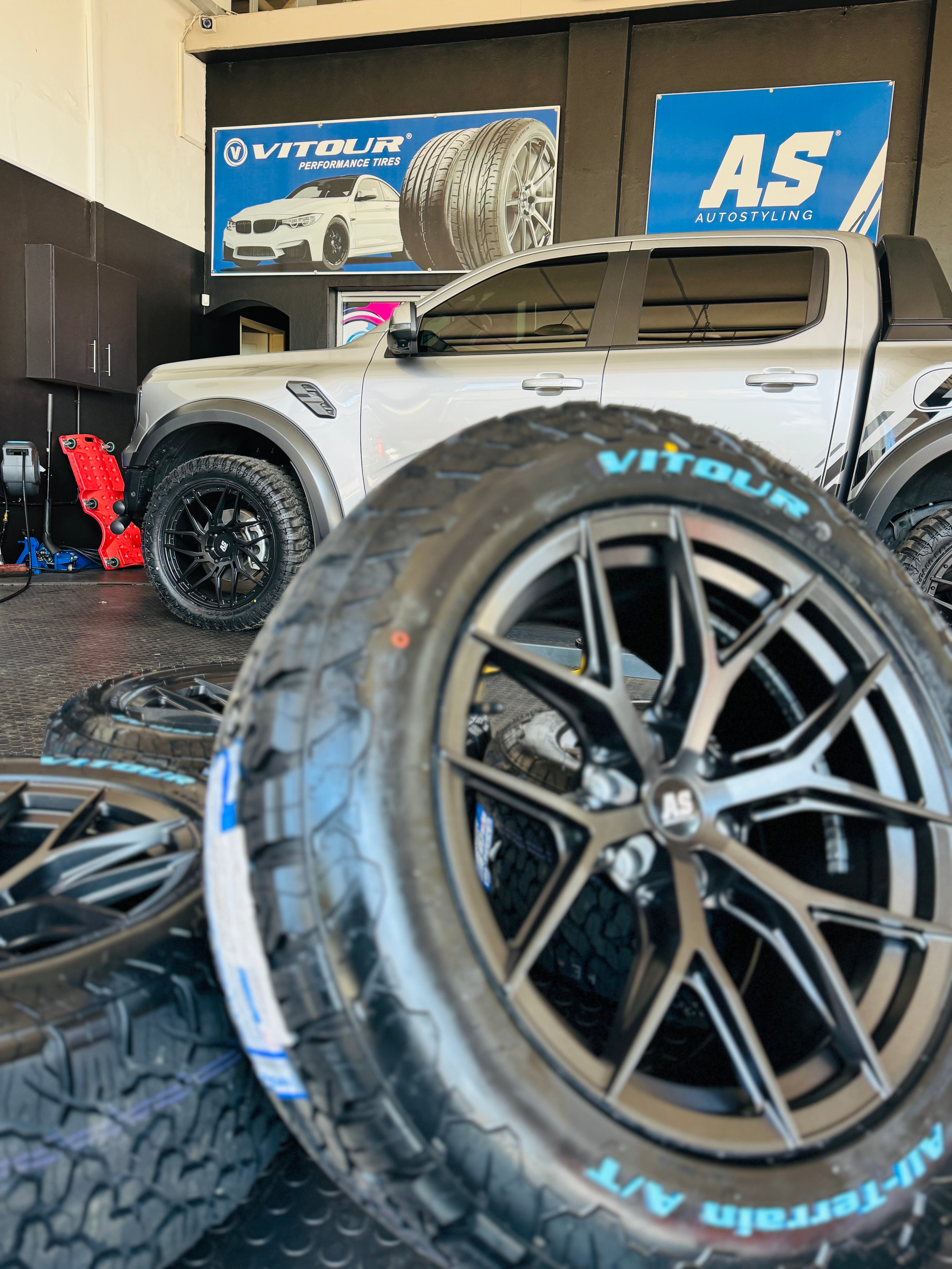 285/55/20 VITOUR ALL TERRAIN WHITE LETTERS - Autostyling Klerksdorp