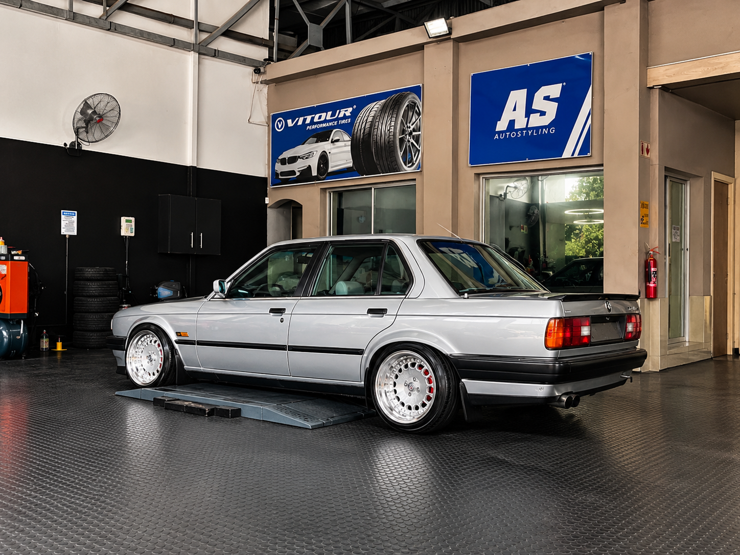 17” AS- E30 BOTTLE CAPS   8.5/10j 4/100  SILVER - Autostyling Klerksdorp