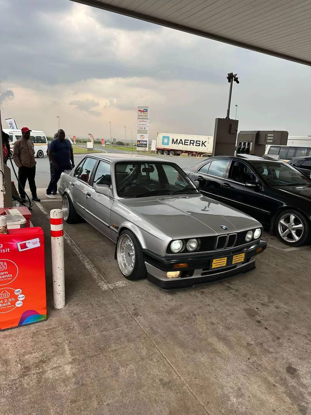 17” AS- E30 BOTTLE CAPS   8.5/10j 4/100  SILVER