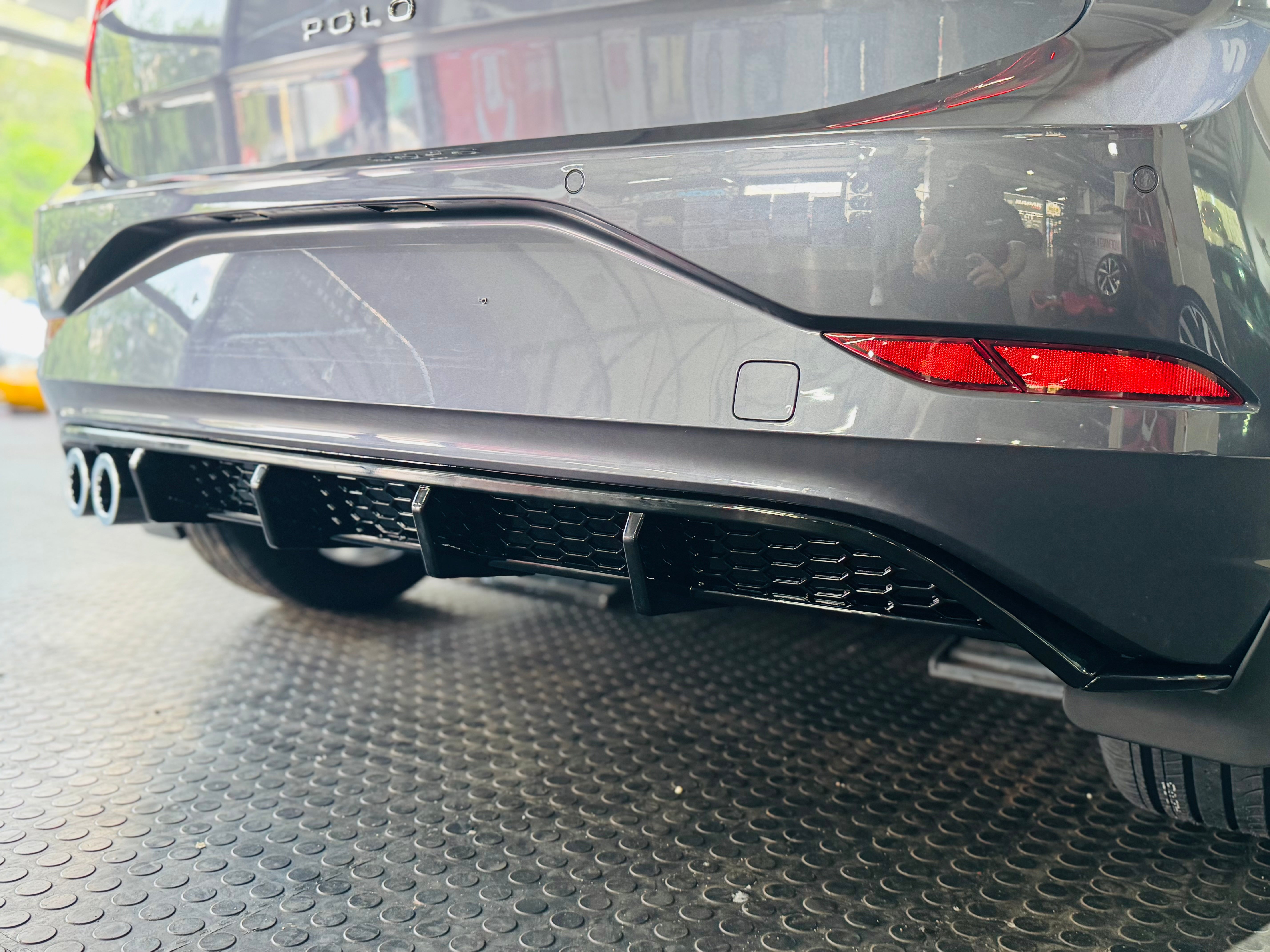 VW POLO 8 / AW TSI TO GTI STYLE AK REAR DIFFUSER GLOSS BLACK