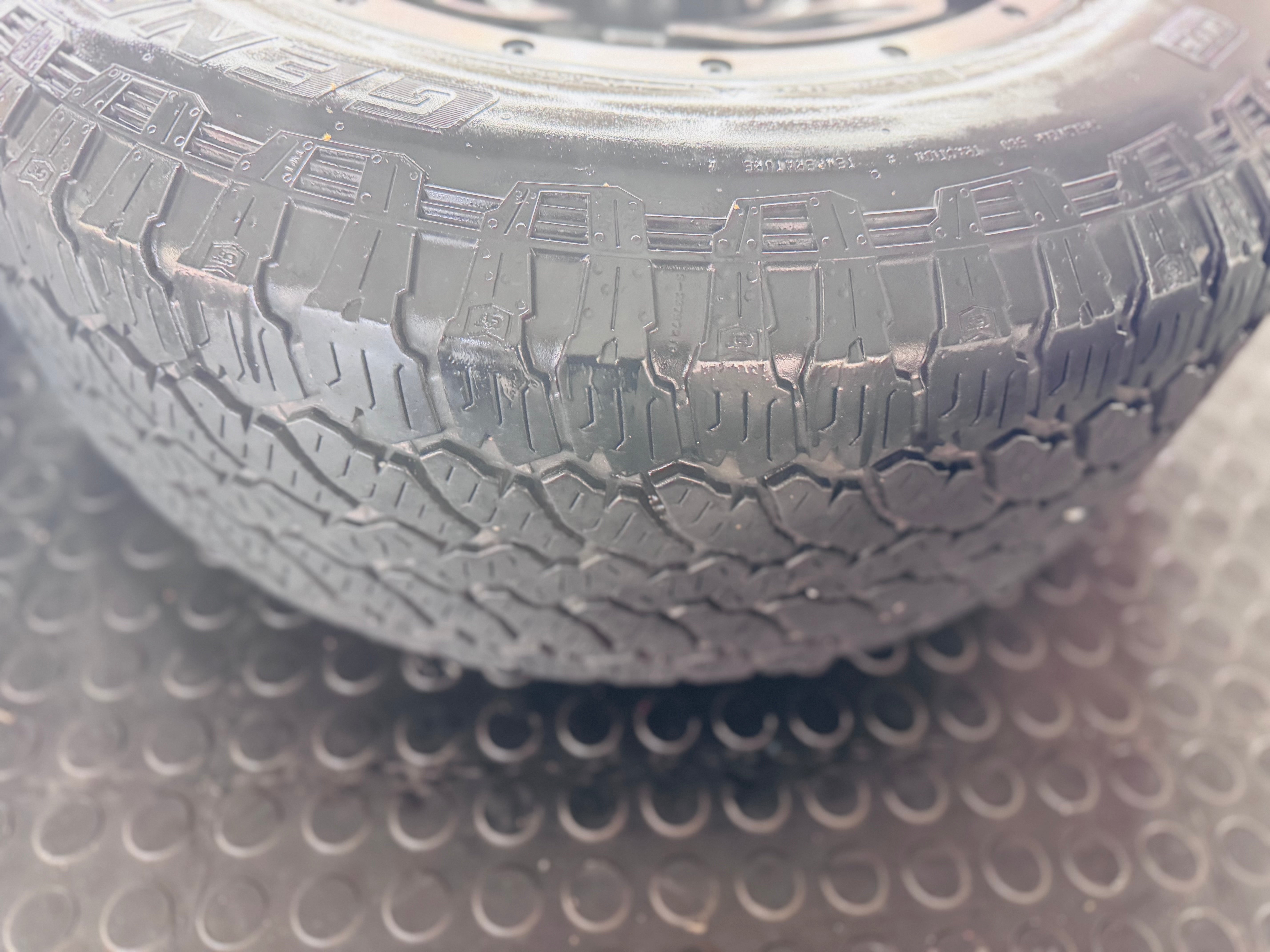 RIM & TYRE COMBO DEAL 17” ALINE SUMMIT + GRABBER AT3 TYRES USED