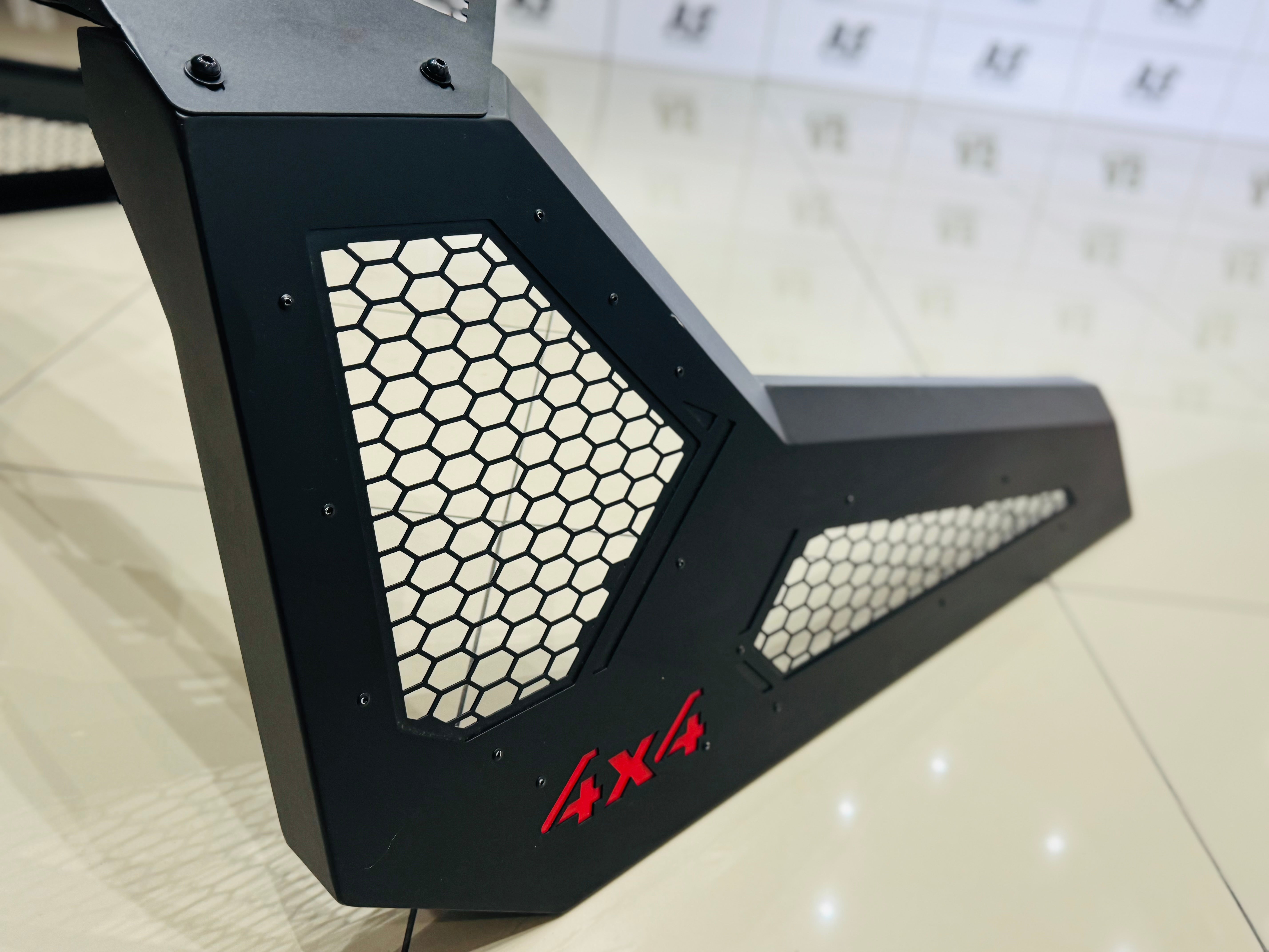 GLADIATOR UNIVERSAL BAKKIE ROLL BAR  Black 2023+