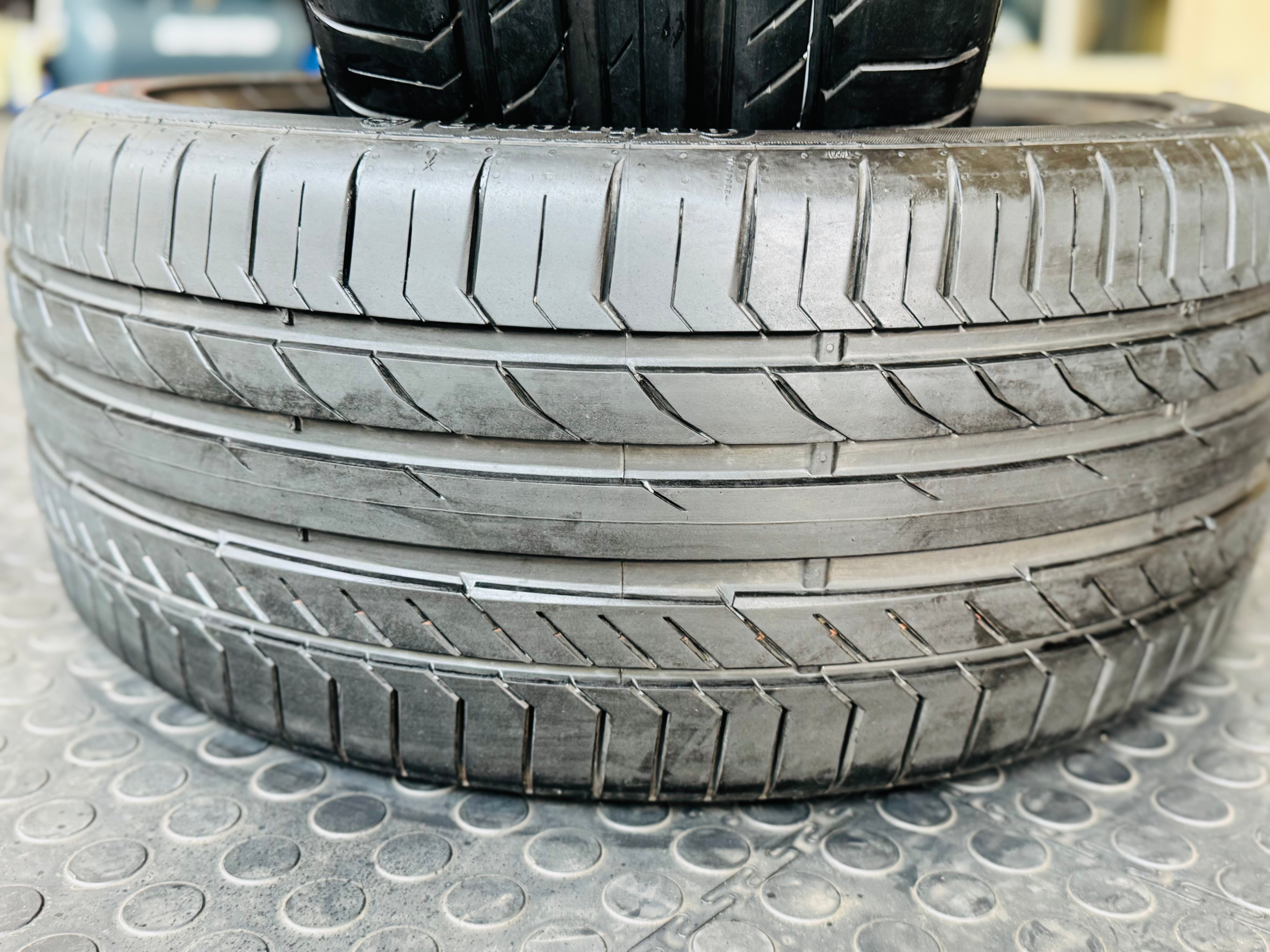 255/40/20 CONTINENTAL  SPORT with CONTI SEAL TECHNOLOGY CONTACT 5 TYRES  (USED) 90% TREAD sold in set of 2