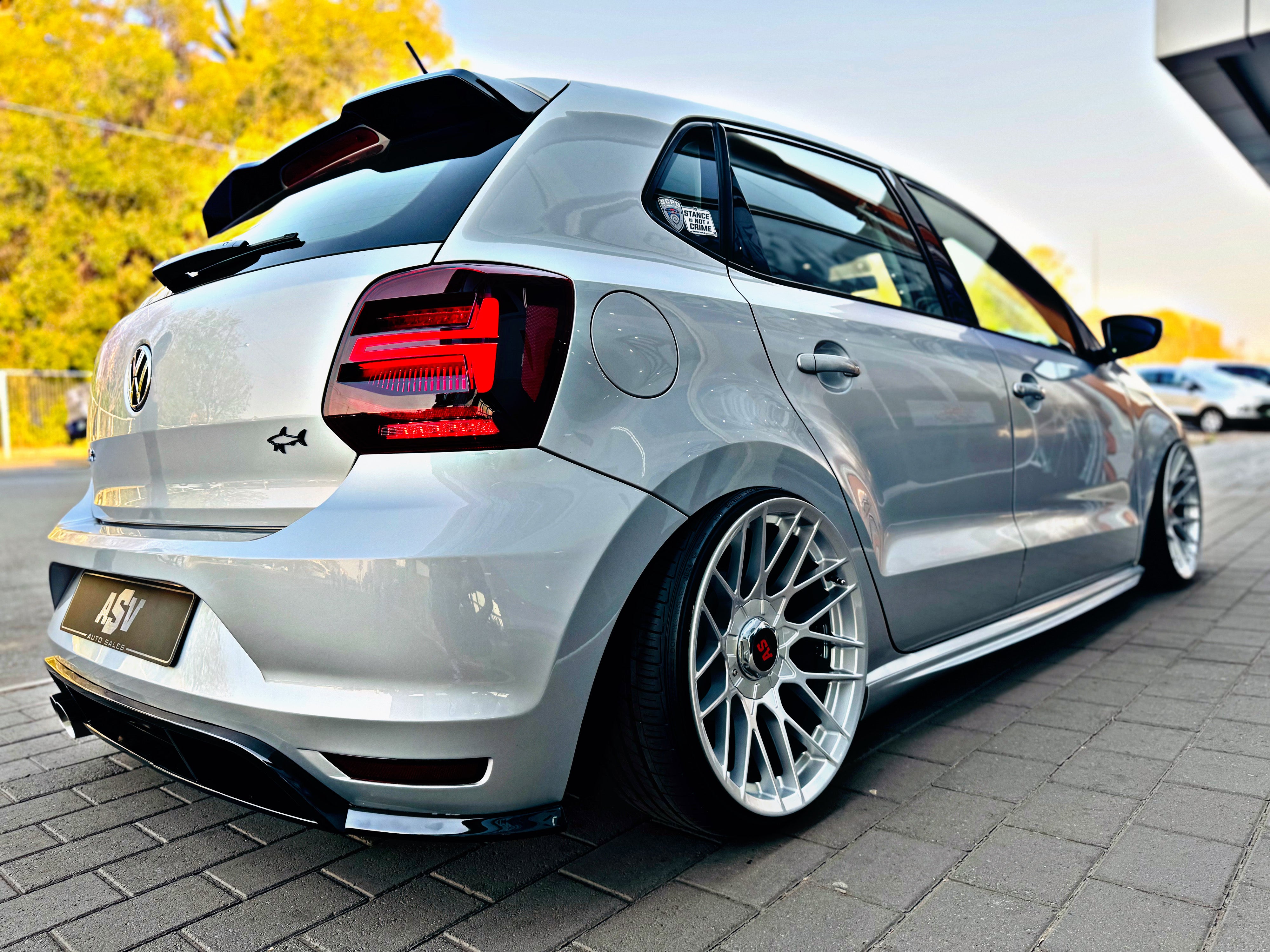 VW POLO 6 1PCE SIDE SKIRT UNPAINTED