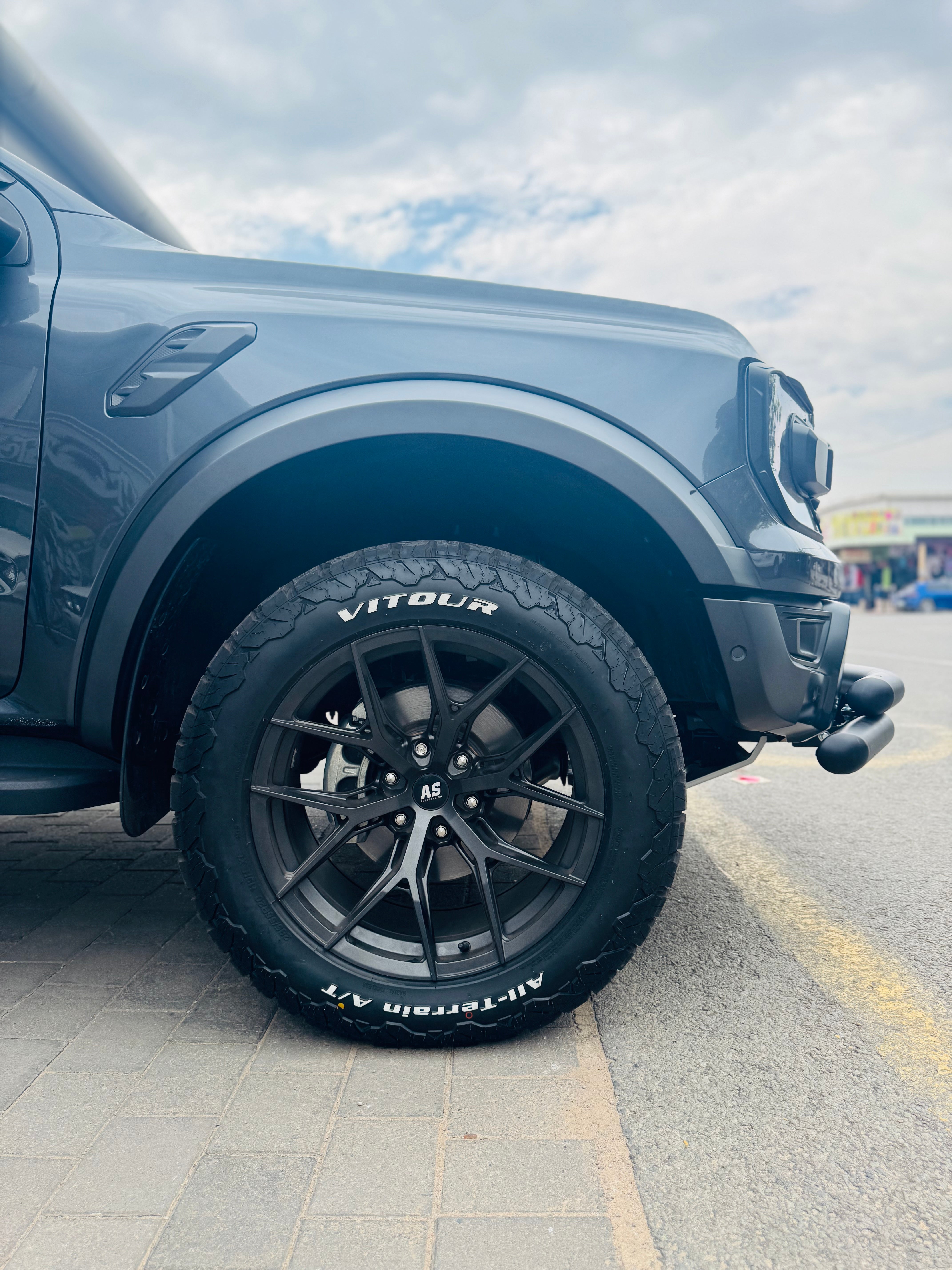 285/55/20 VITOUR ALL TERRAIN WHITE LETTERS - Autostyling Klerksdorp