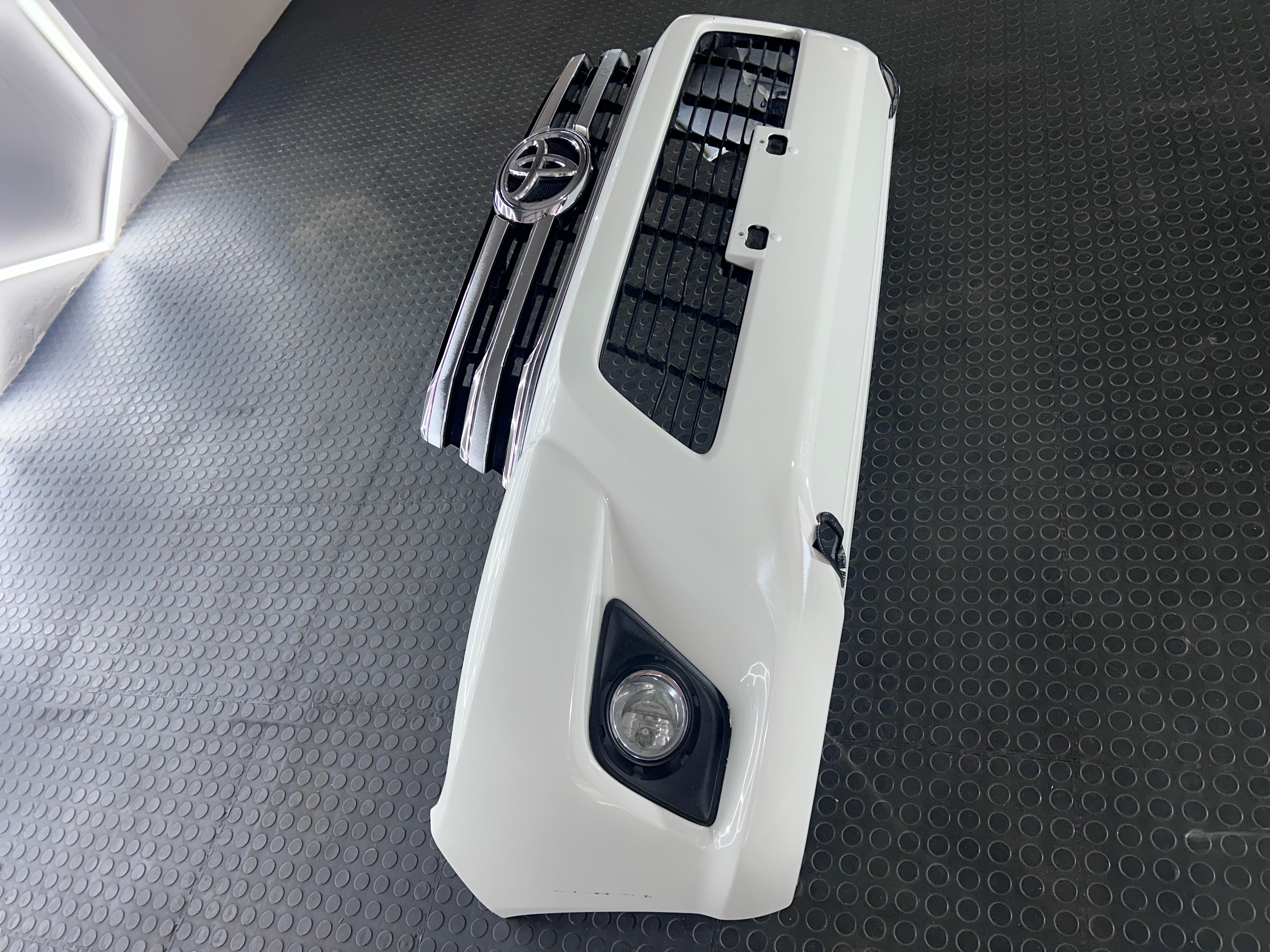 TOYOTA HILUX 2017 GD6 OEM BUMPER PREOWNED