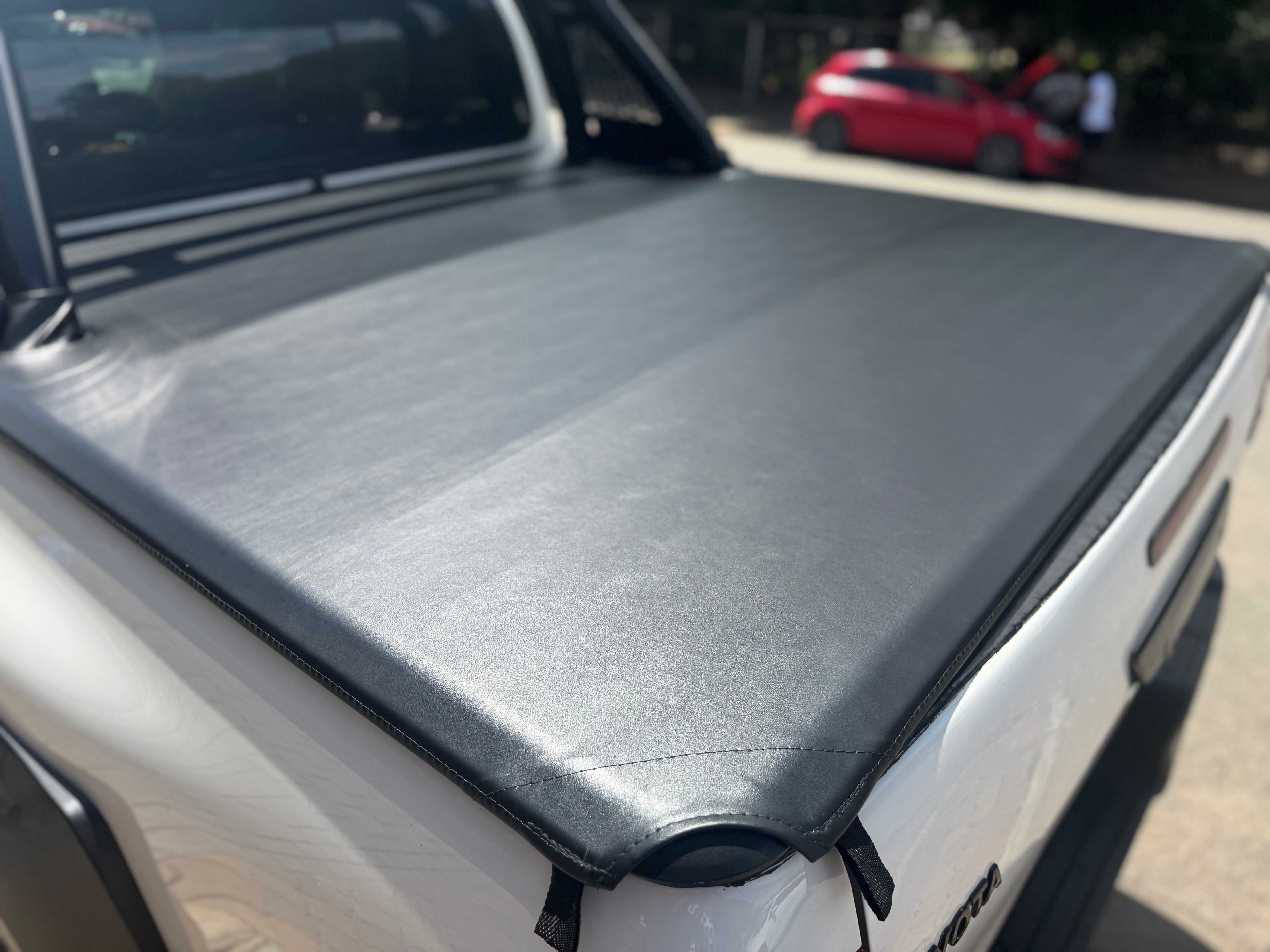 TOYOTA HILUX GD6 DOUBLE CAB CLIP IN TONNEAU COVER