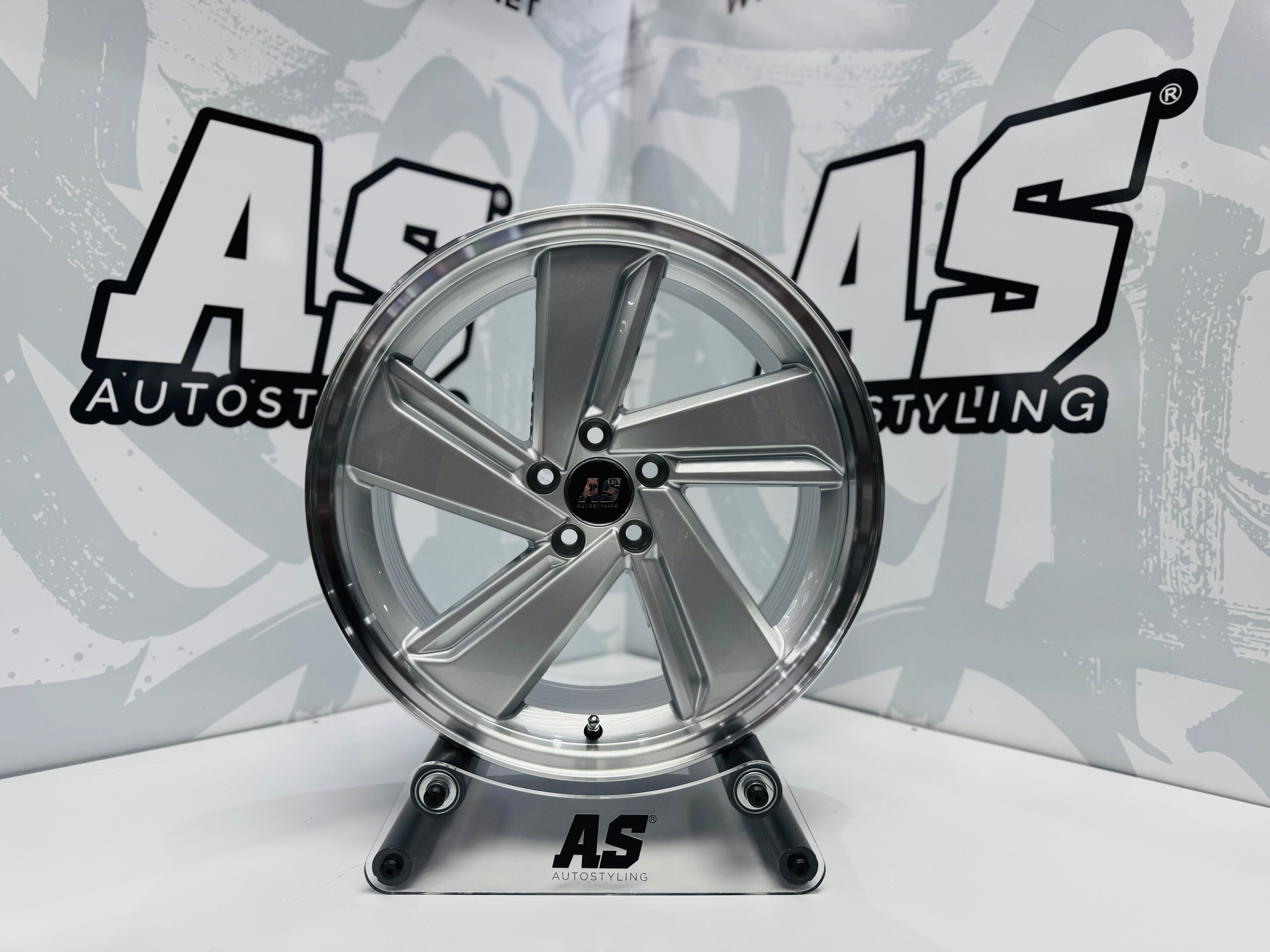 17” AS- MILTON DISHED 5/100 SILVER RIMS