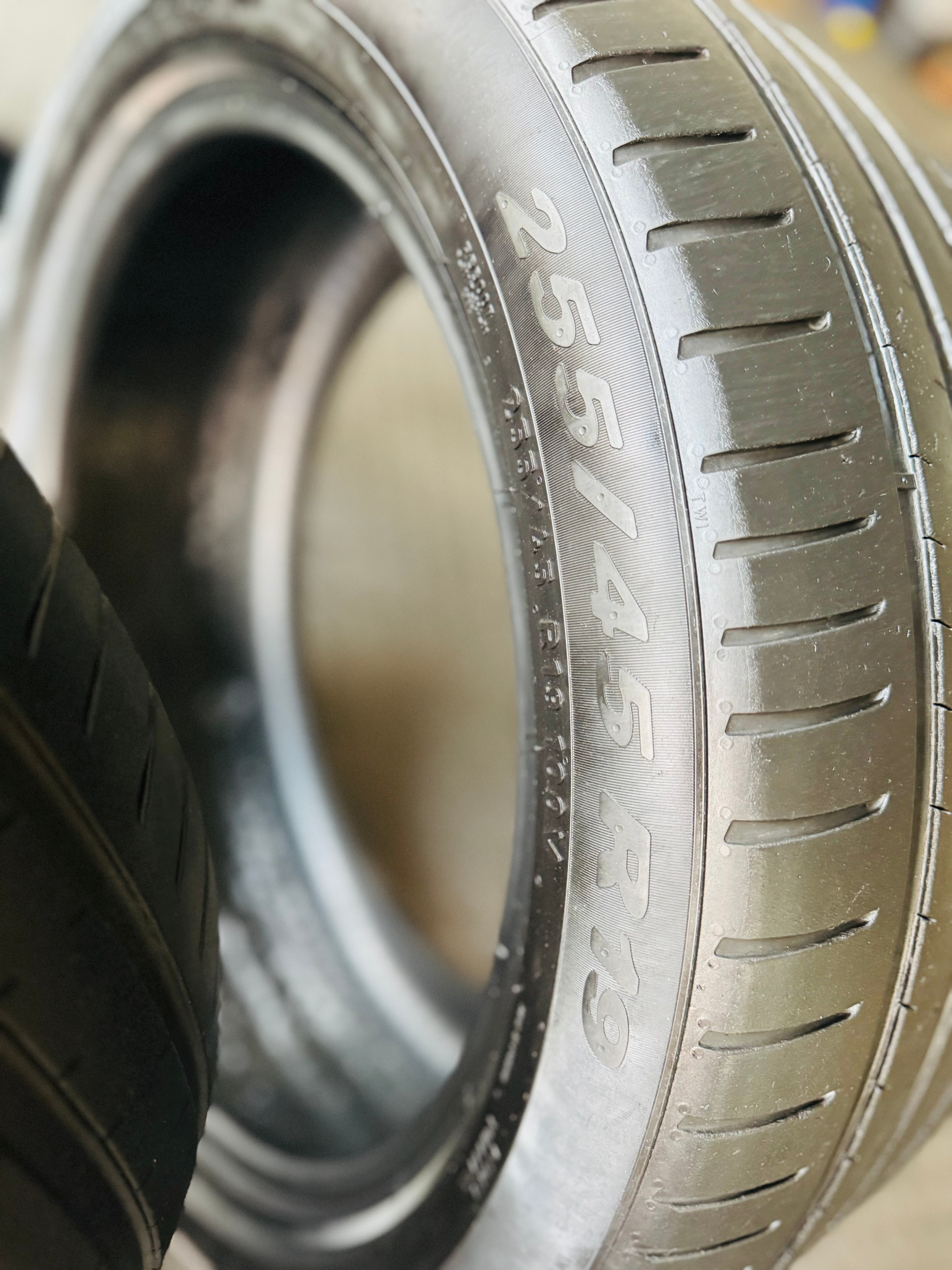 255/45/19 PIRELLI SCORPIO TYRE  ( used )