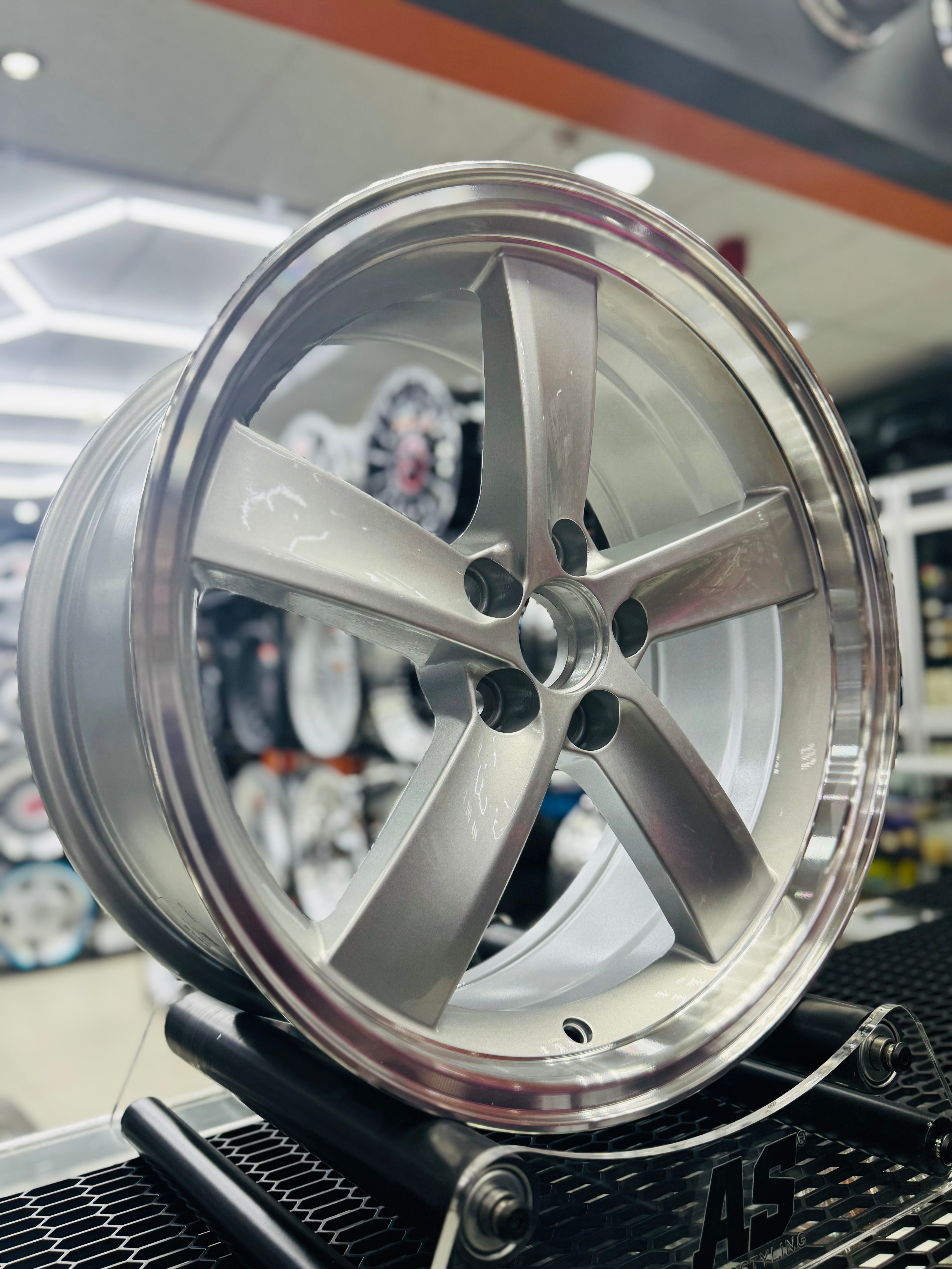 17" AS- RIVAZZA  REPS 5/100 SILVER WHEELS - Autostyling Klerksdorp