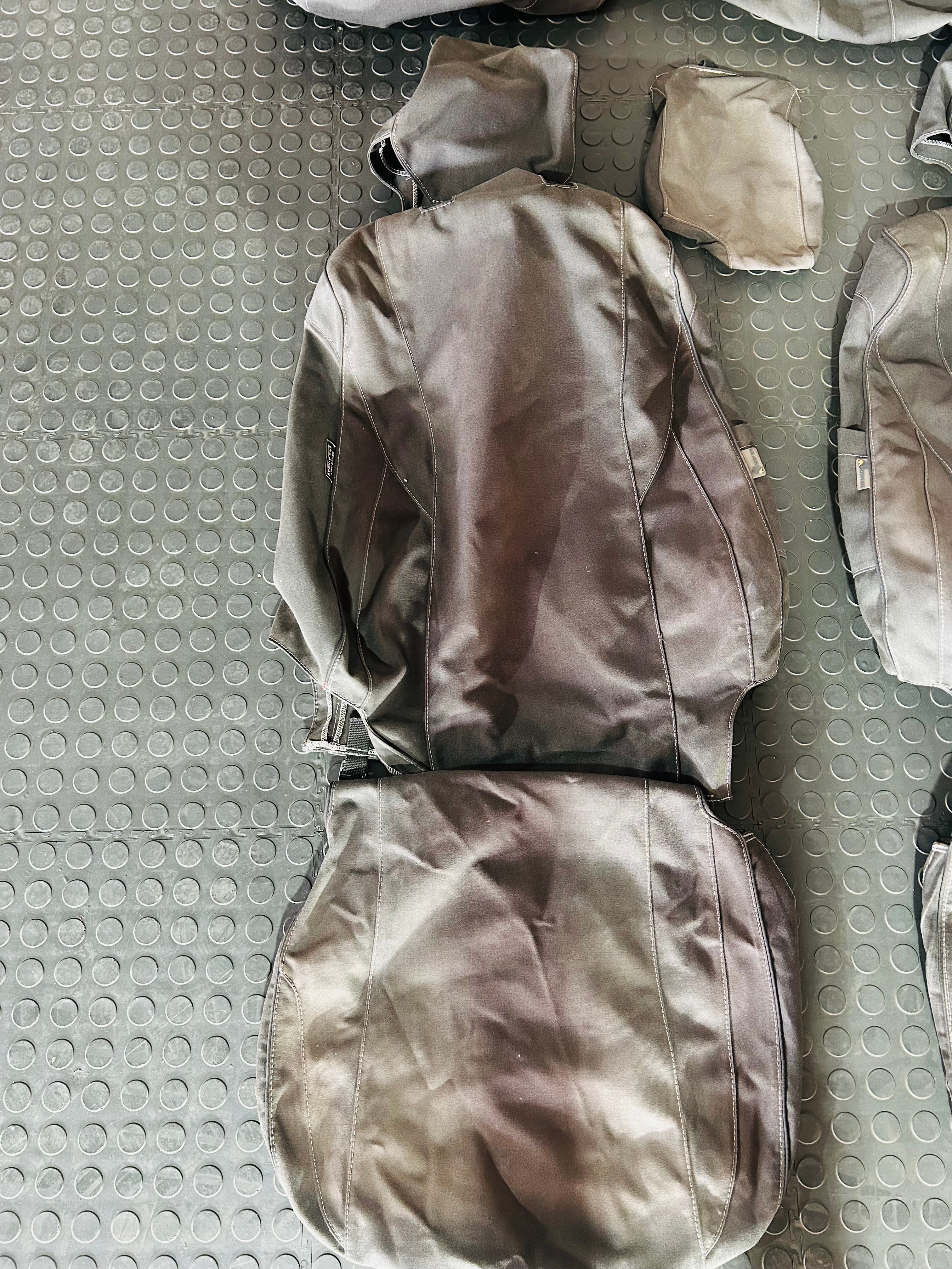 TOYOTA HILUX 2016+ GD6 ESCAPE GEAR HEAVY DUTY CANVAS SEAT COVERS  PRE OWNED