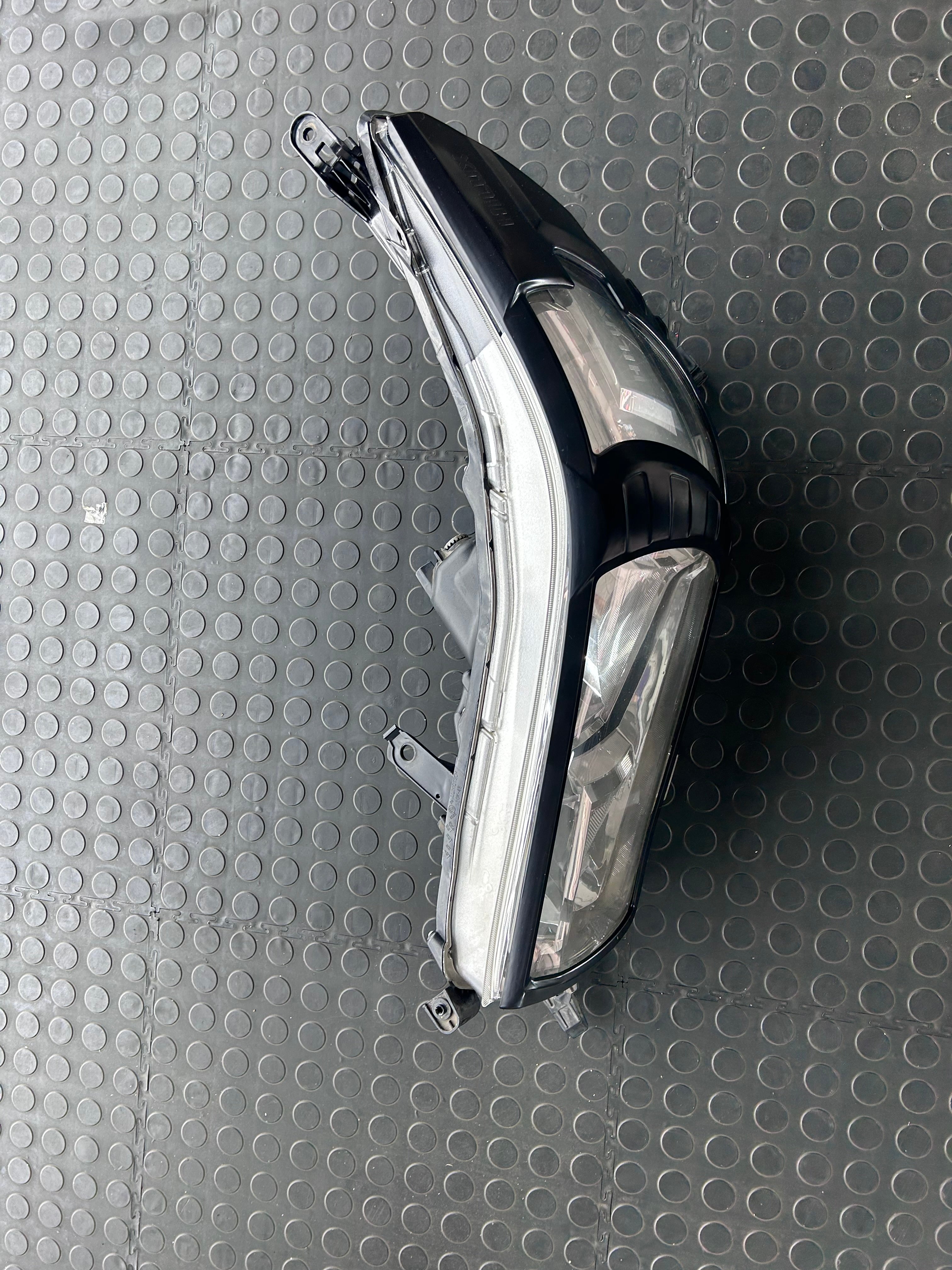 TOYOTA HILUX 2016+ GD6 OEM HEADLIGHTS PREOWNED