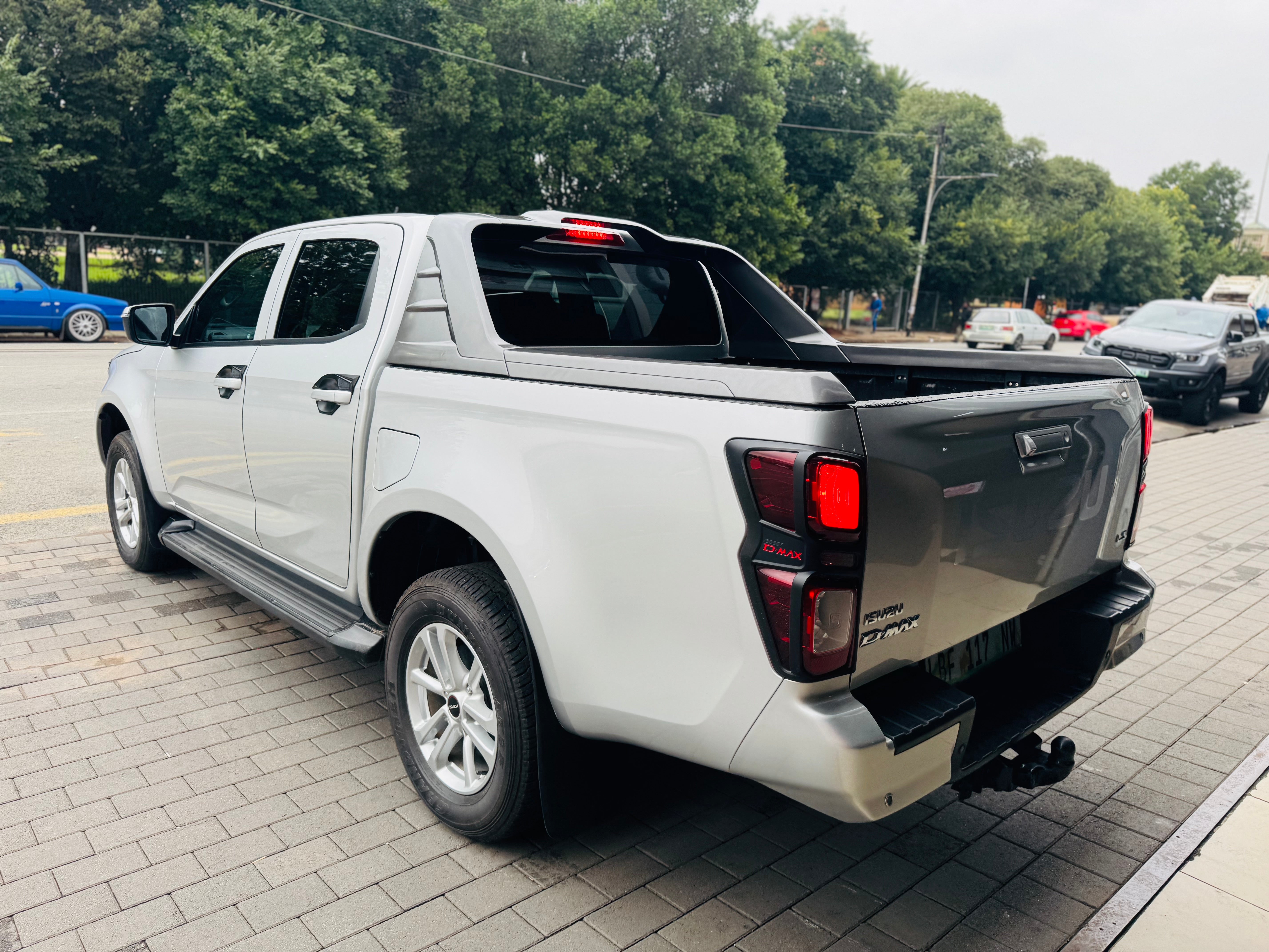 ISUZU 2022+ vcross look OEM Style Sports Roll Bar