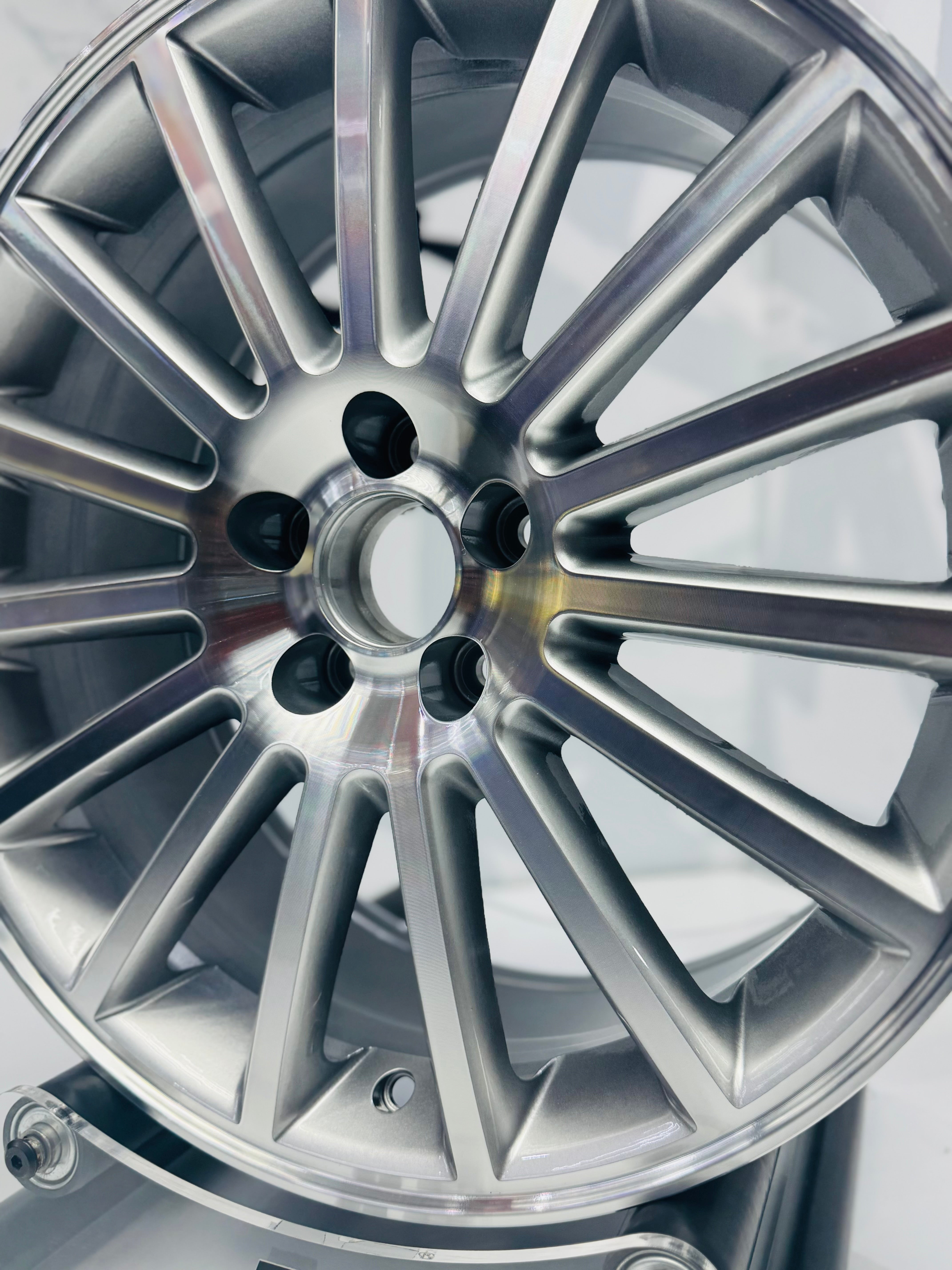 17” AS- R32 5/100 SILVER MACHINE FACE - Autostyling Klerksdorp