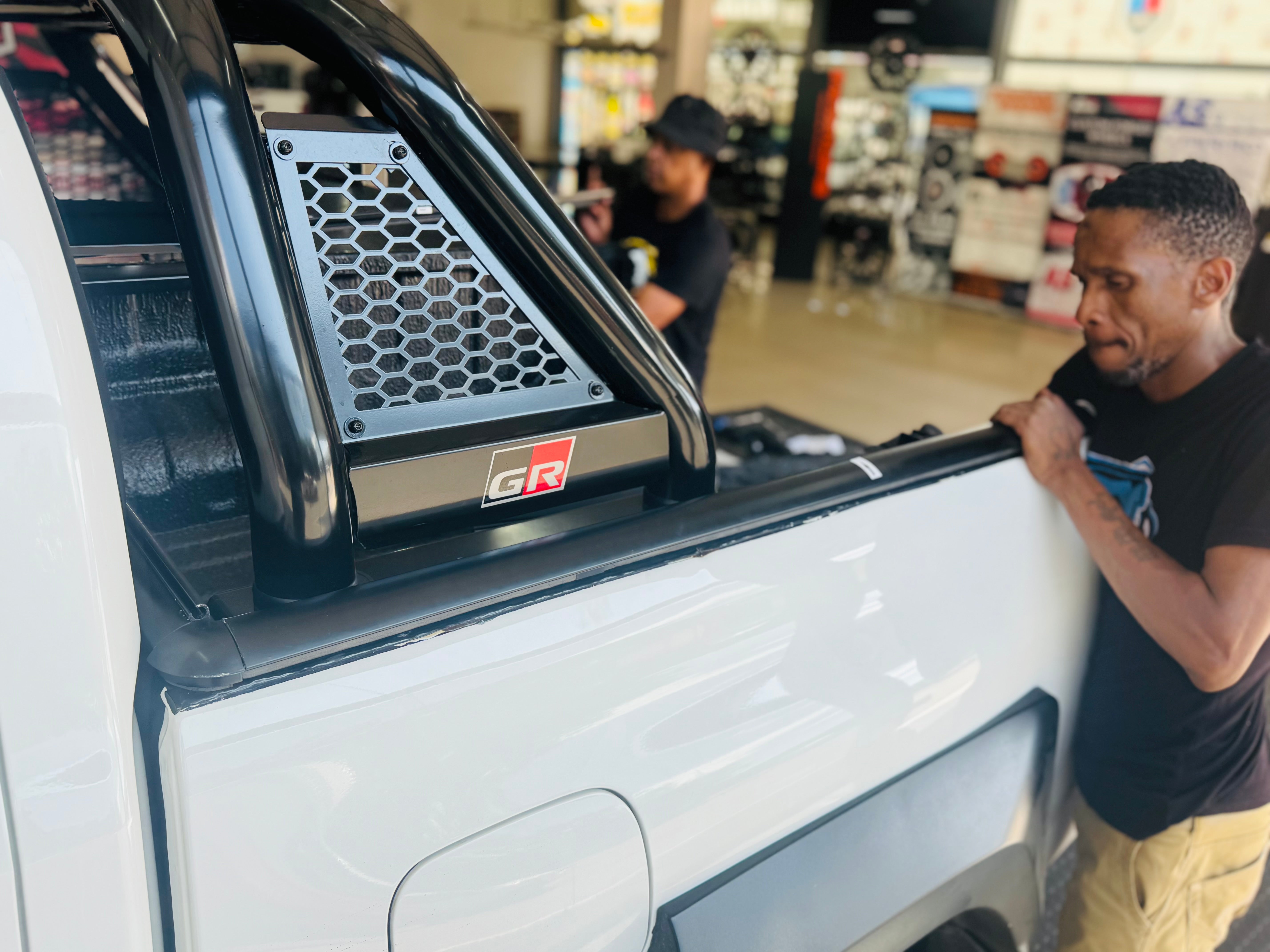 TOYOTA HILUX GD6 DOUBLE CAB CLIP IN TONNEAU COVER