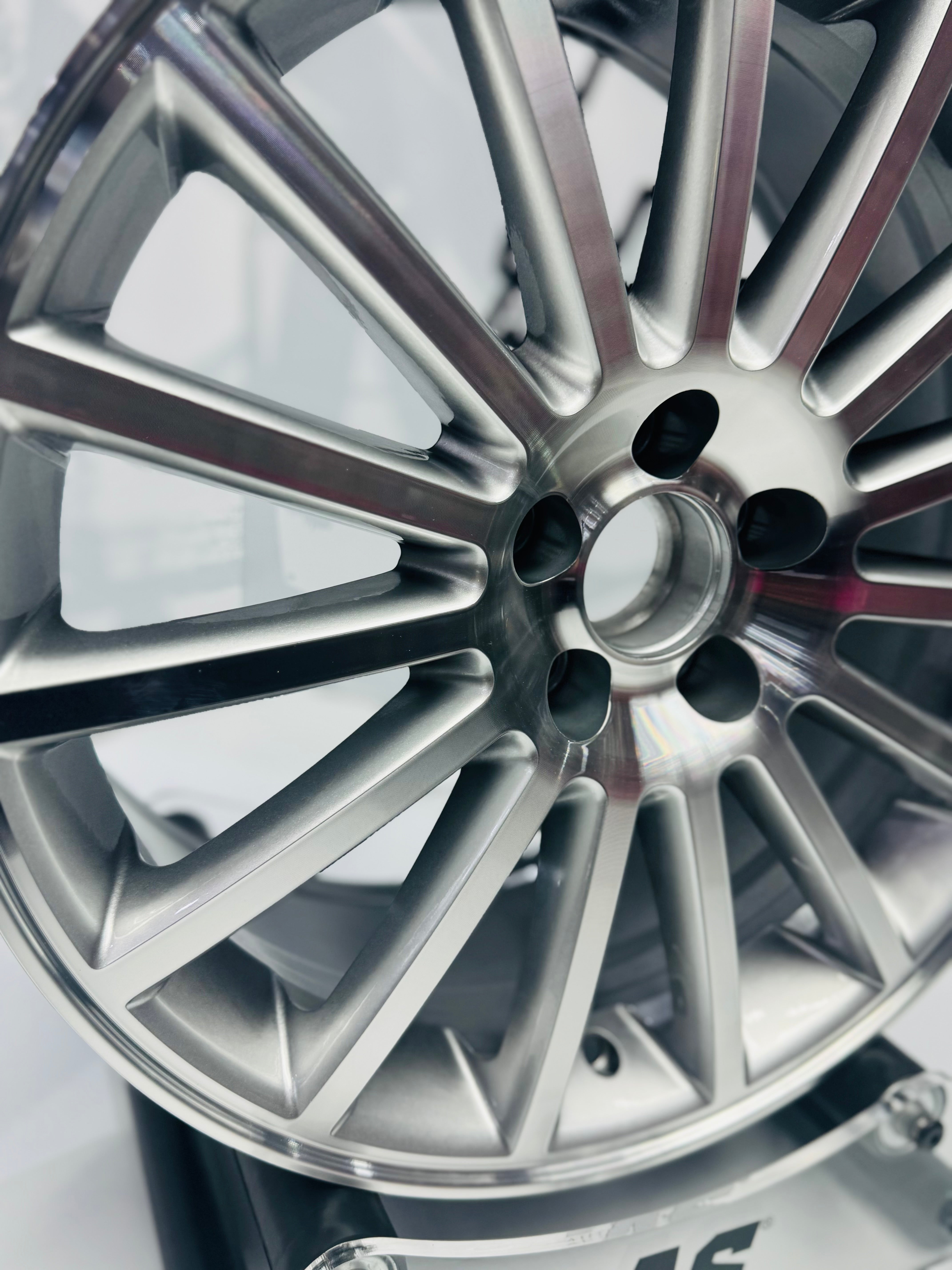 17” AS- R32 5/100 SILVER MACHINE FACE - Autostyling Klerksdorp