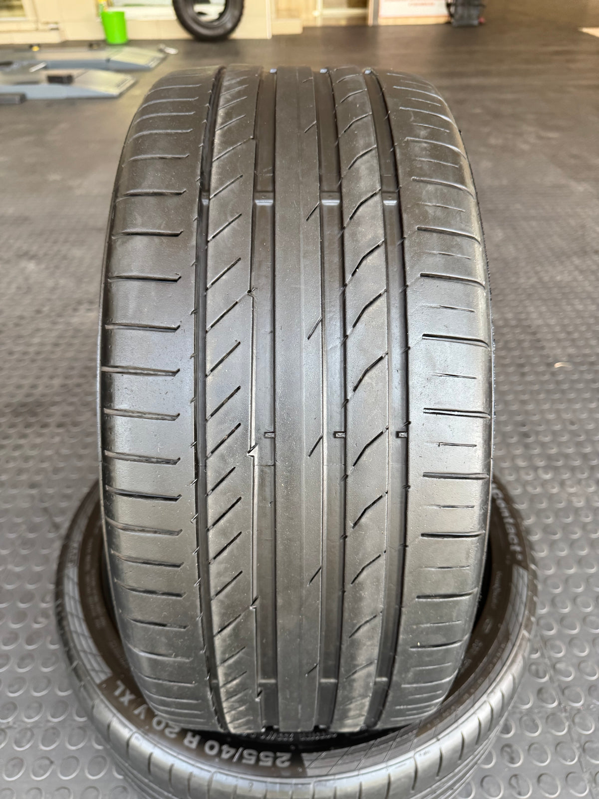 255/40/20 CONTINENTAL  SPORT CONTAC 5 TYRES  (USED) 50% TREAD sold in set of 2