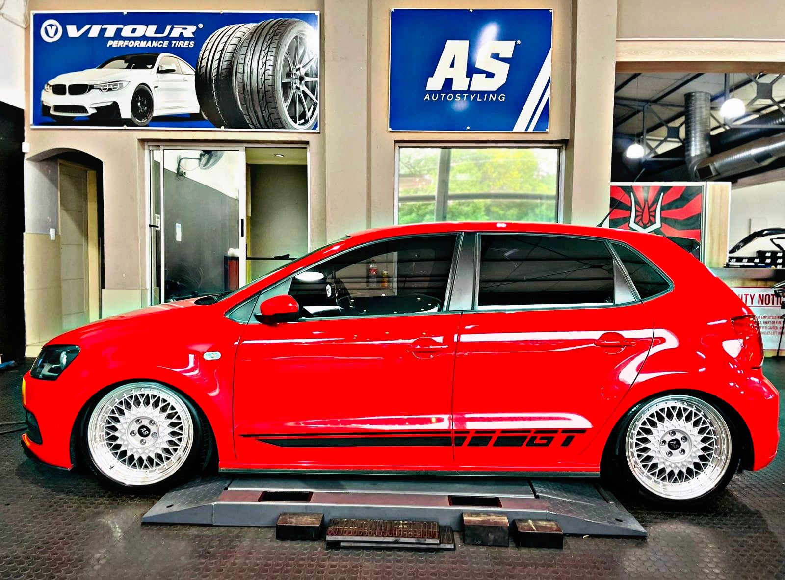 17” AS-501  5/100 silver wheels