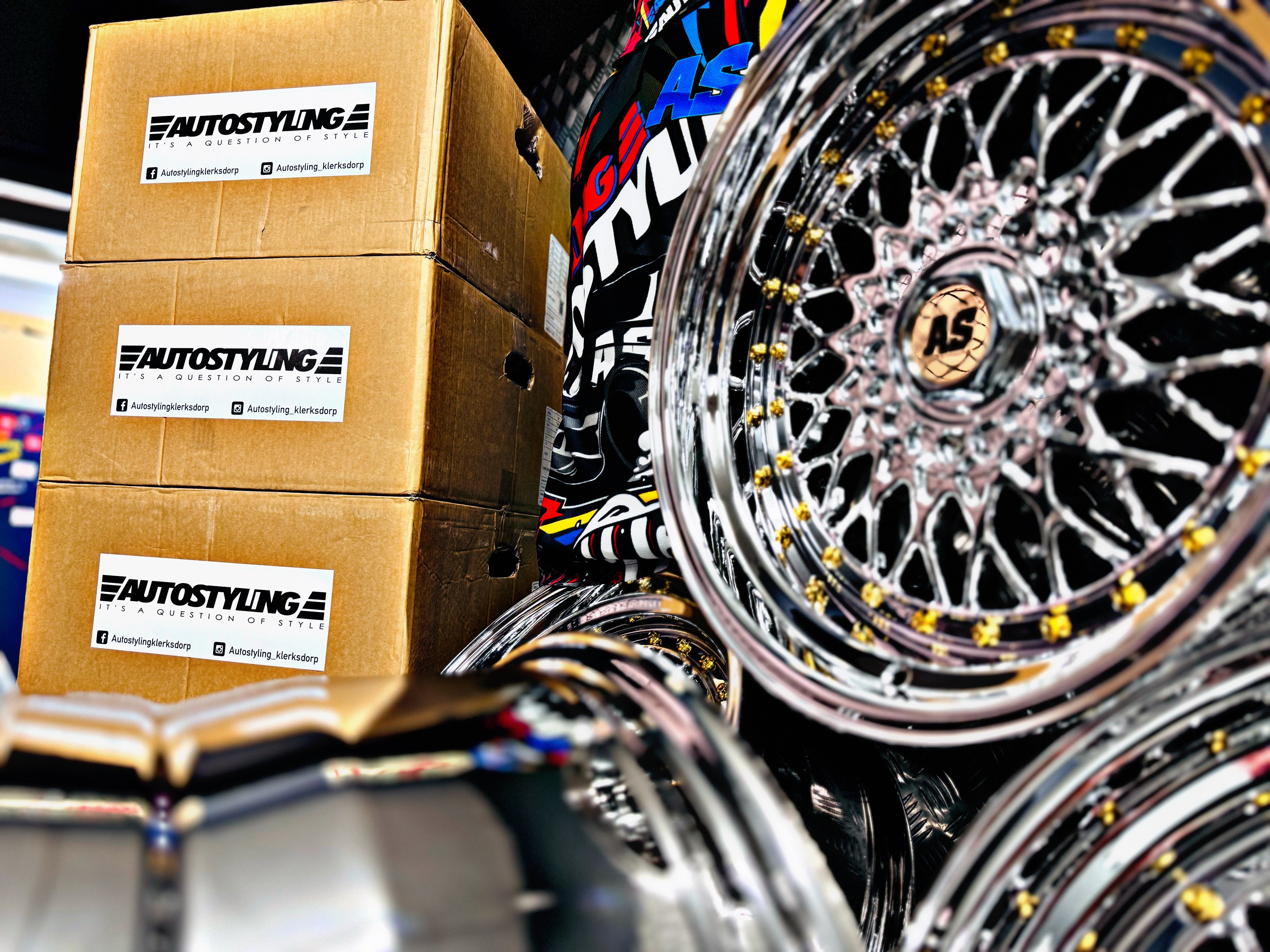 17” AS® Mesh chrome 4x100 & 5x100 10j rear GOLD STUDS