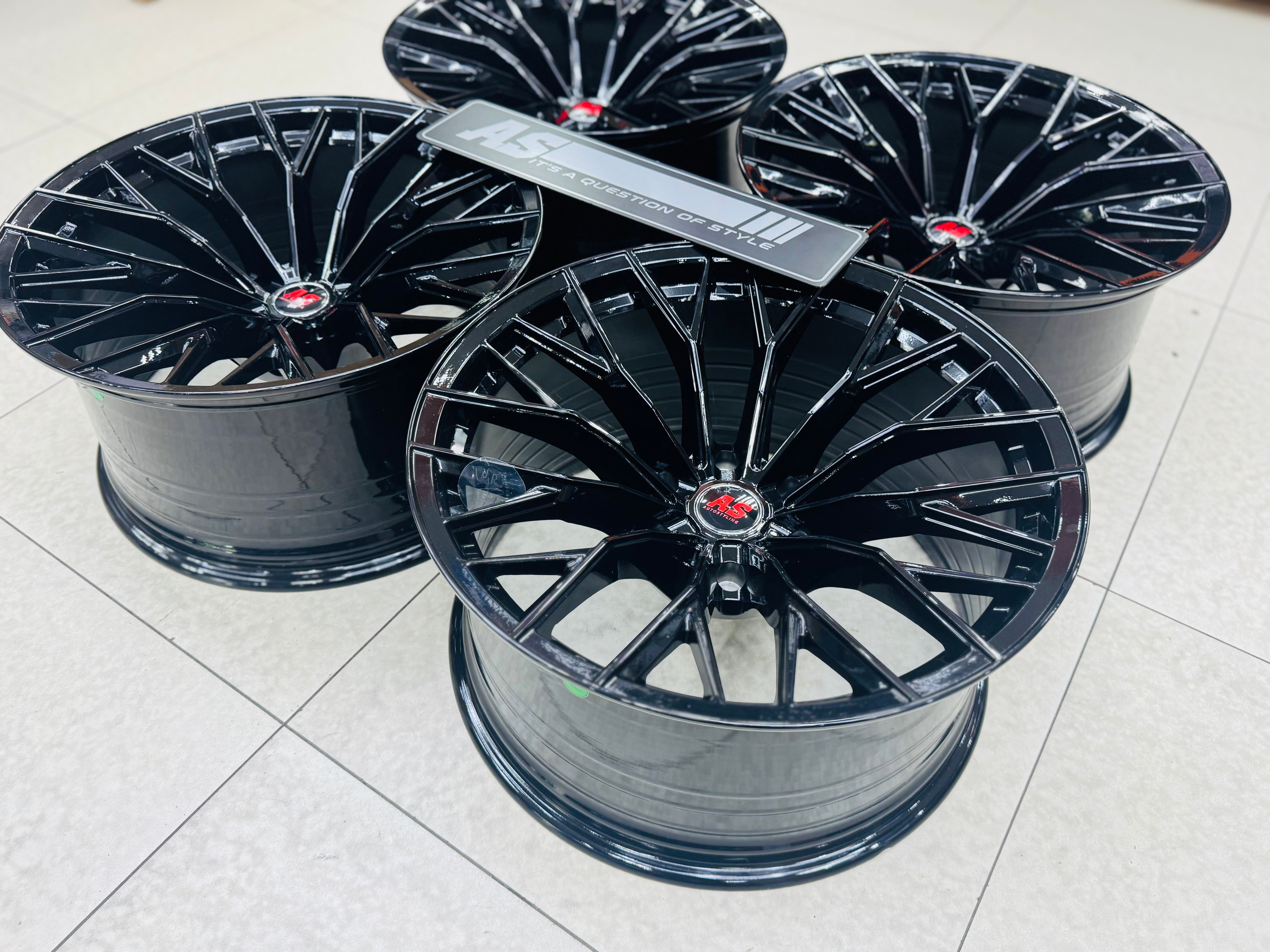 20” CONCAVO 06 GLOSS BLACK  BAKKIE RIMS 6/139 PCD
