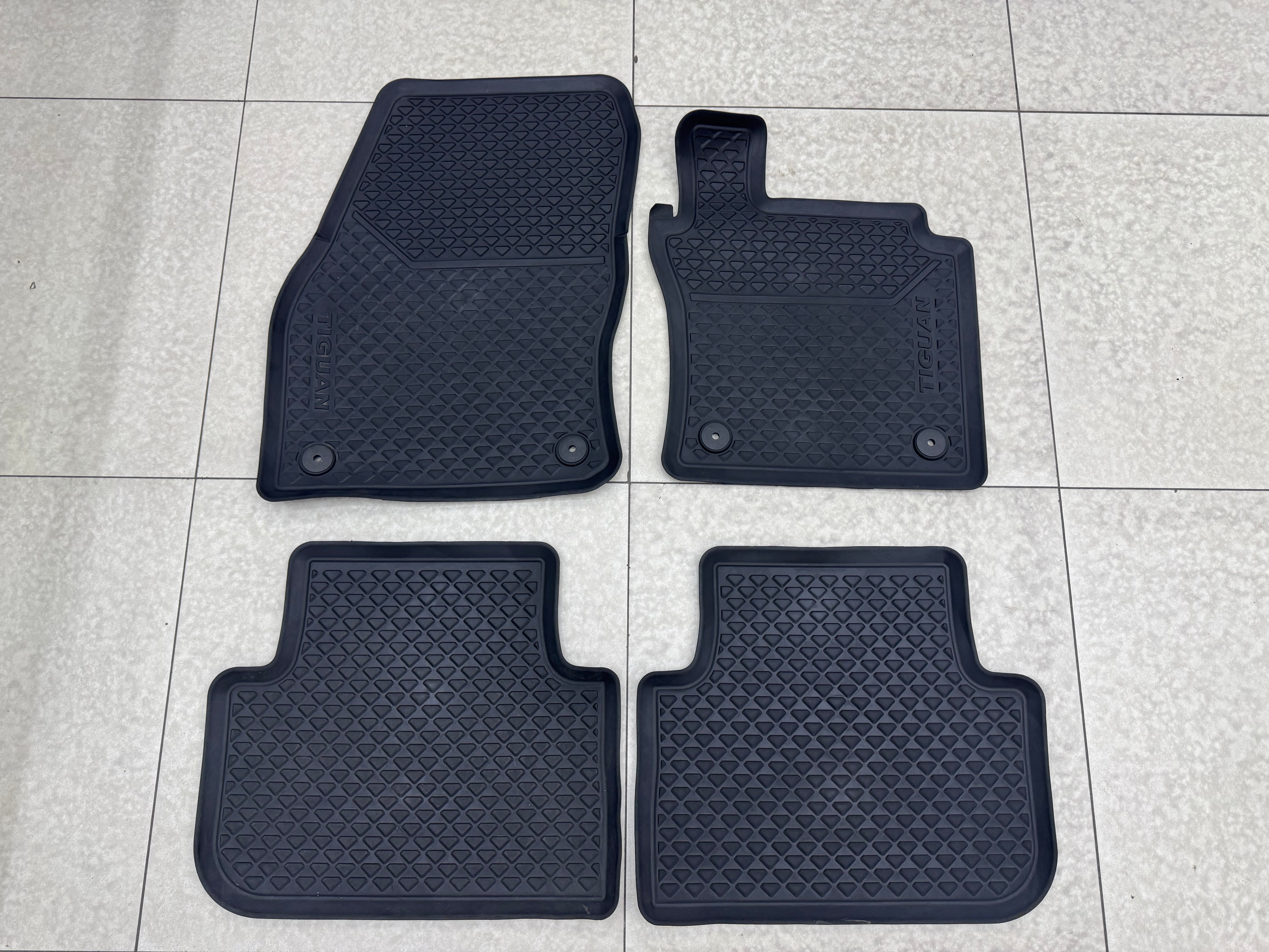 VW TIGUAN 2020+ OEM rubber mats ( PREOWNED )