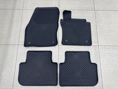 VW TIGUAN 2020+ OEM rubber mats ( PREOWNED )